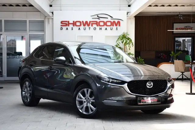 Mazda CX-30 view 3