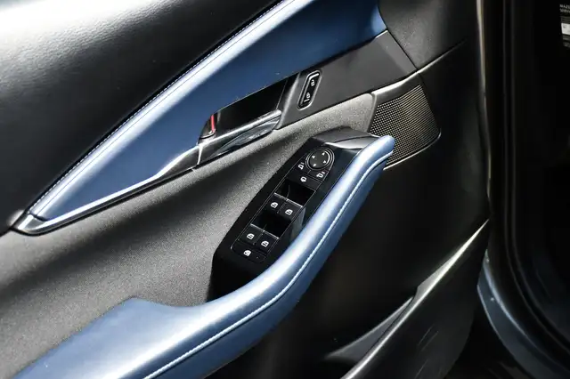 Mazda CX-30 view 7