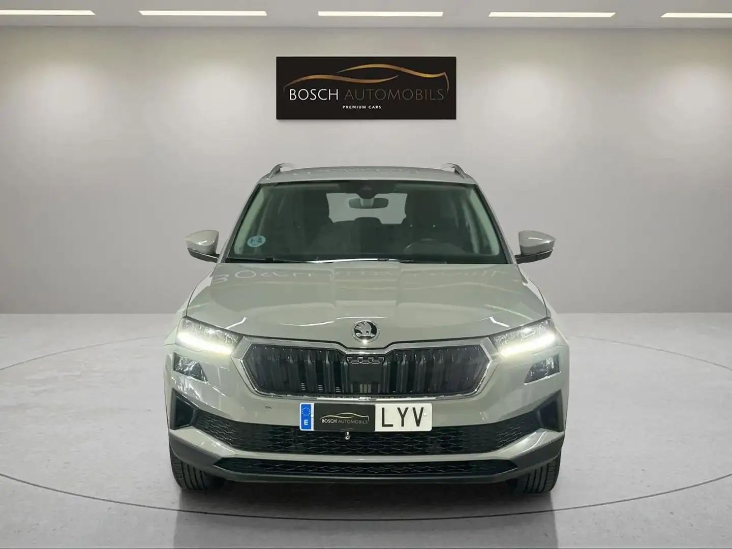 Skoda Karoq 1.5 TSI Ambition ACT Grau - 2