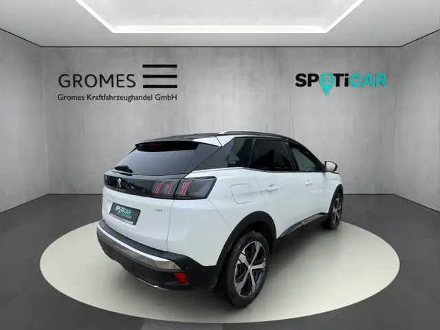 Peugeot 3008 view 3
