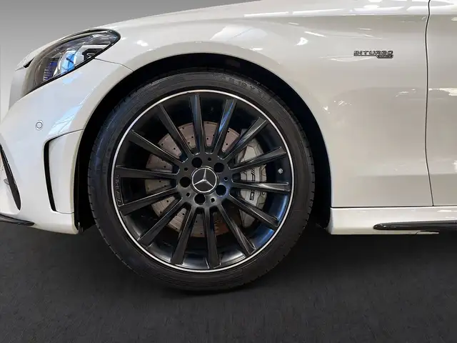 Mercedes-Benz C Class view 4
