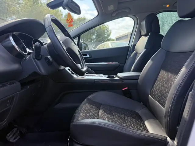 Peugeot 3008 view 9