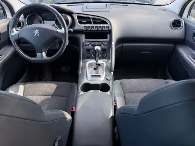 Peugeot 3008 view 7
