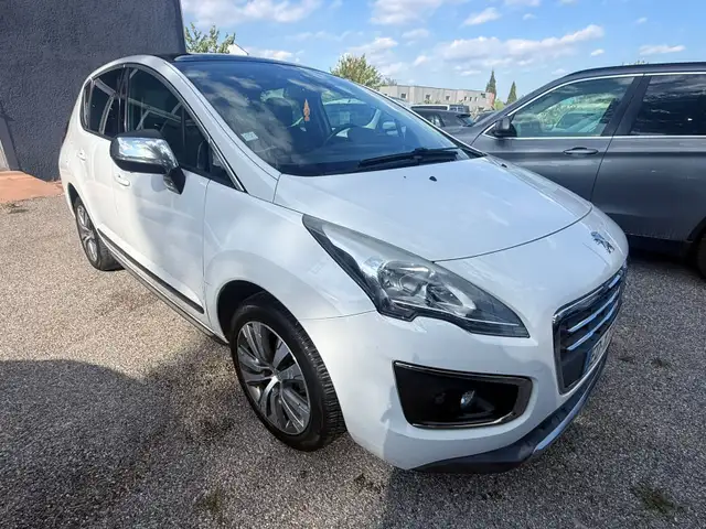 Peugeot 3008 view 6