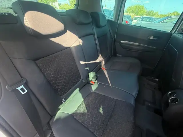 Peugeot 3008 view 12