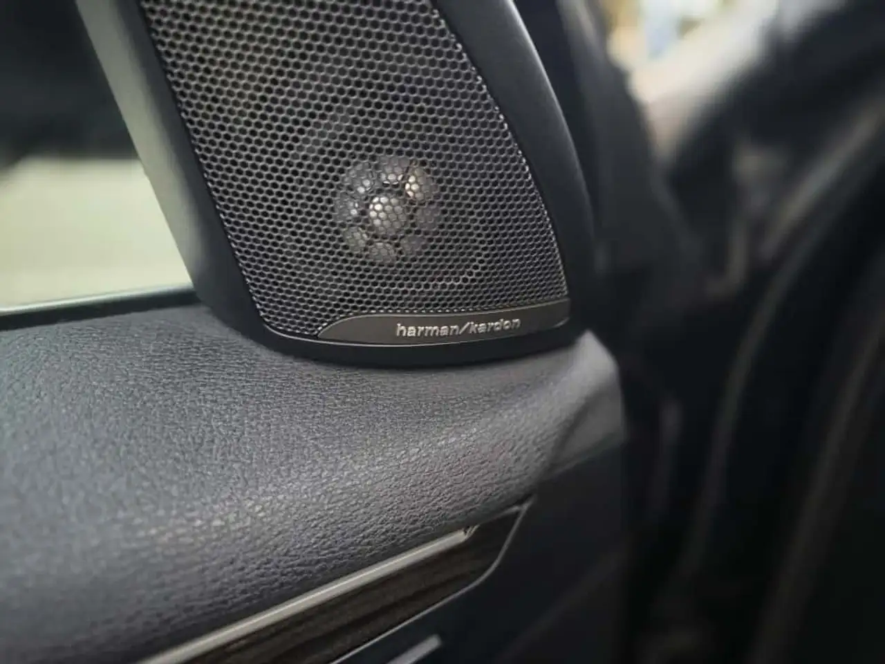 BMW X1 снимка BMW X1