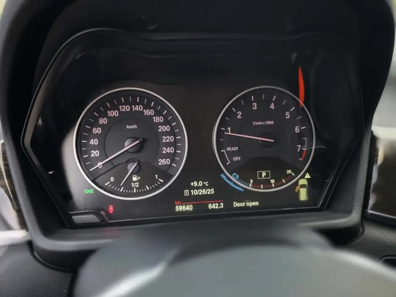 BMW X1 снимка BMW X1