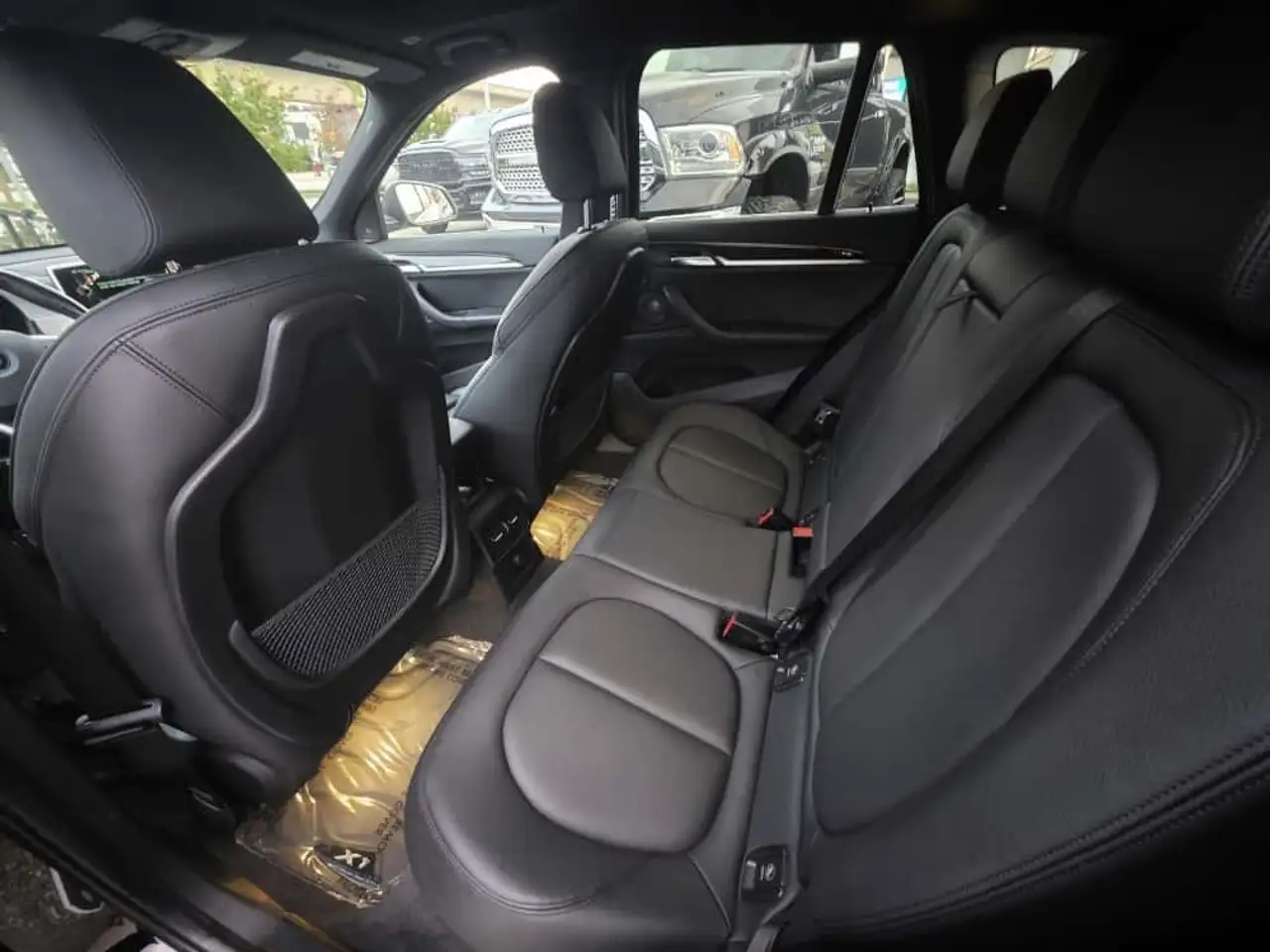 BMW X1 снимка BMW X1