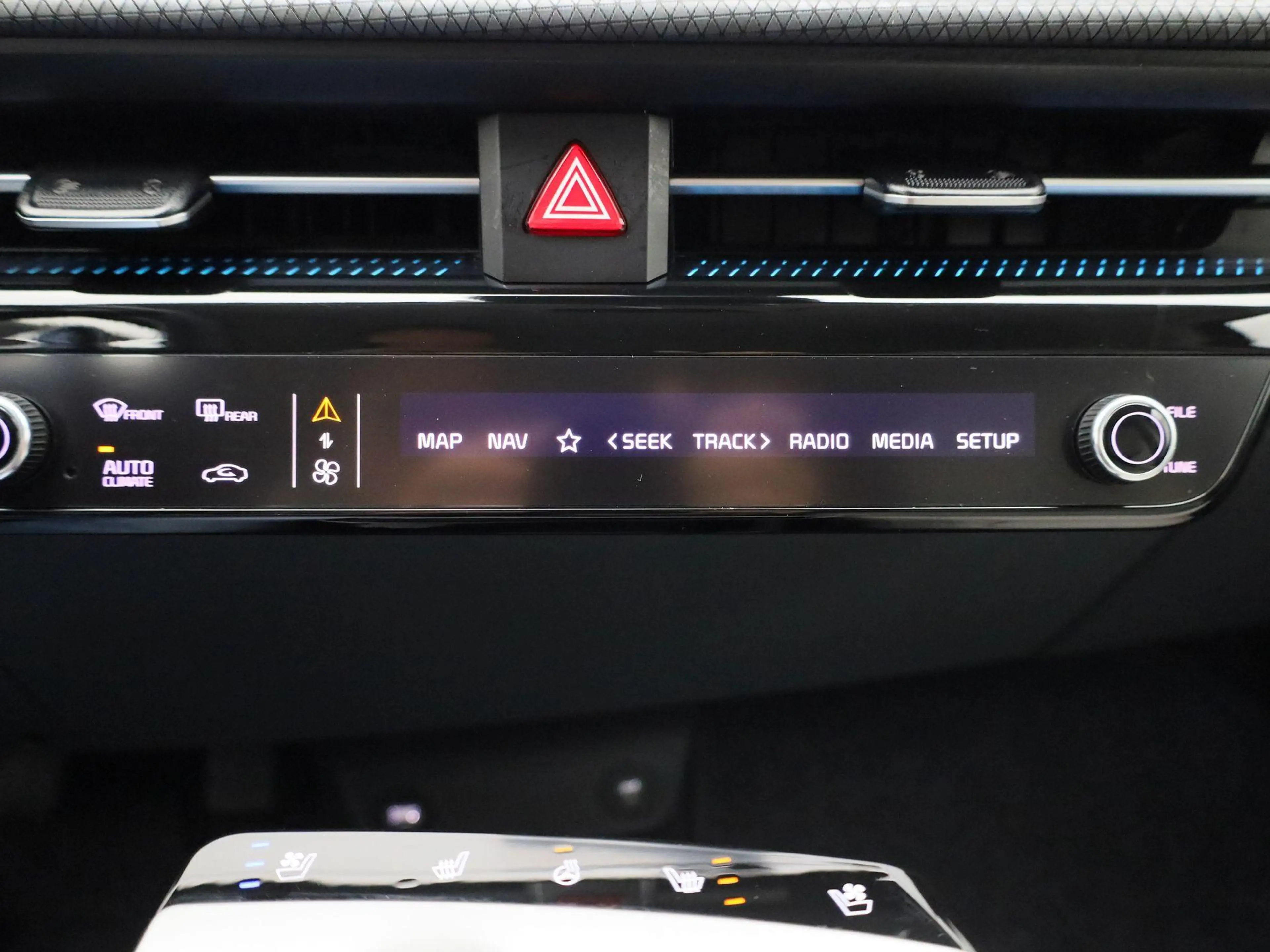 Kia EV6 BEV 77,4 kWH Pace HEAD-UP DISPLAY | MERIDIAN | ZET — photo 22