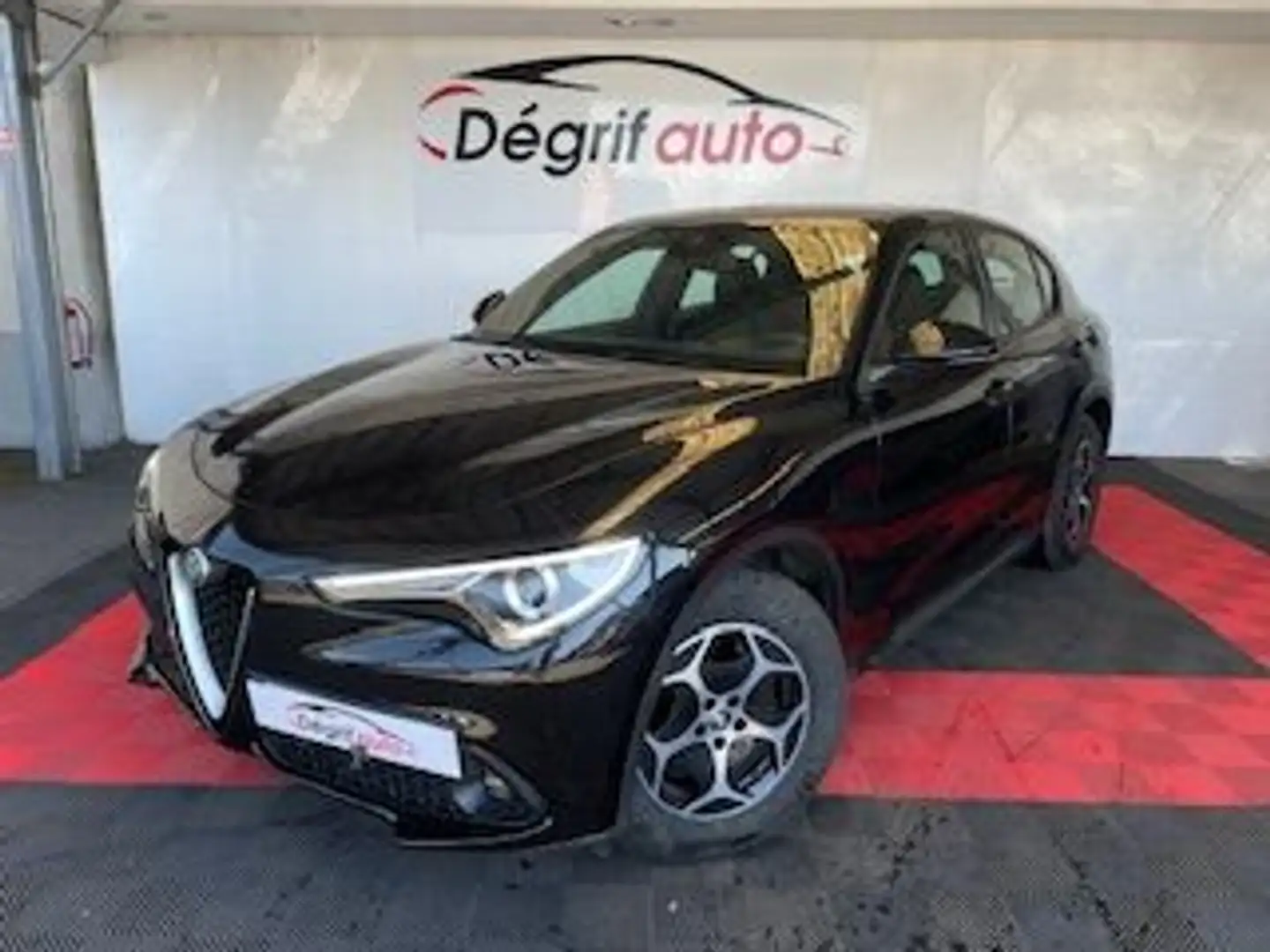 Alfa Romeo Stelvio MY22 2.2 160 ch AT8 Super Noir - 1