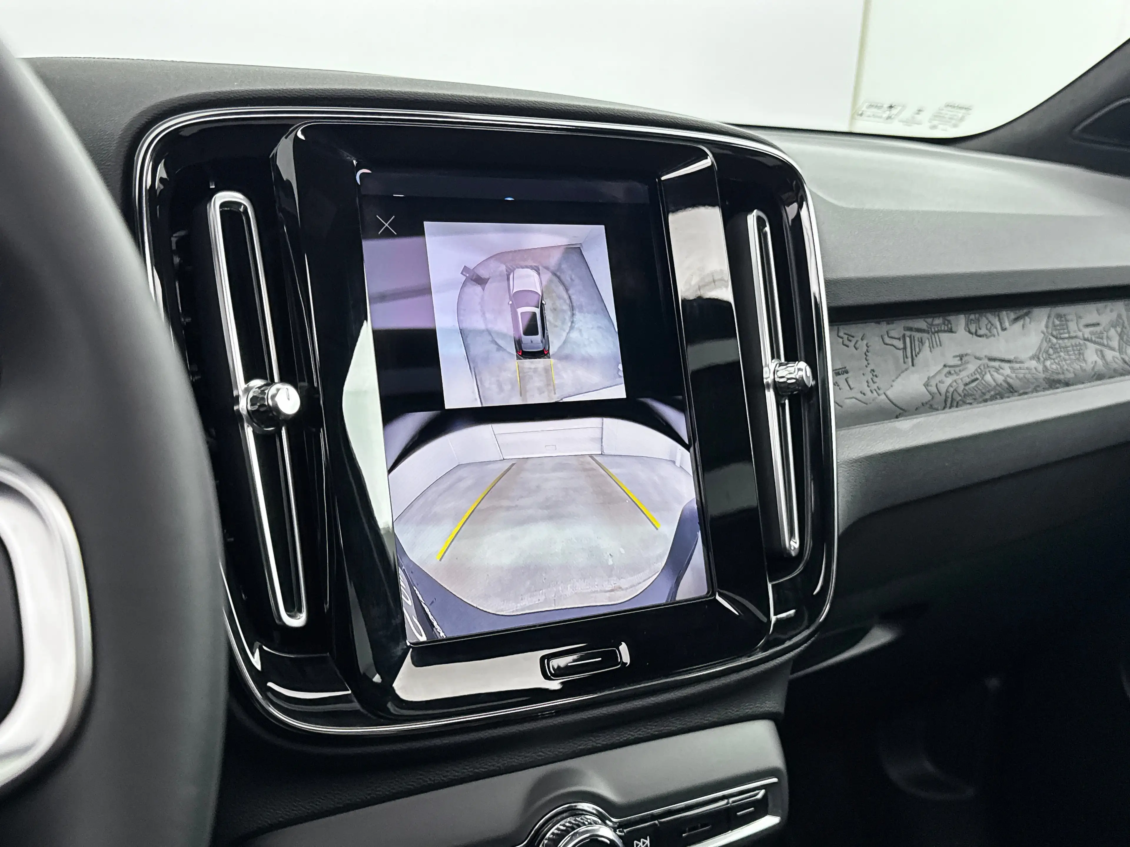 Volvo EX40 Single Motor Extended Range Plus Black Ed. 82 kWh — photo 13