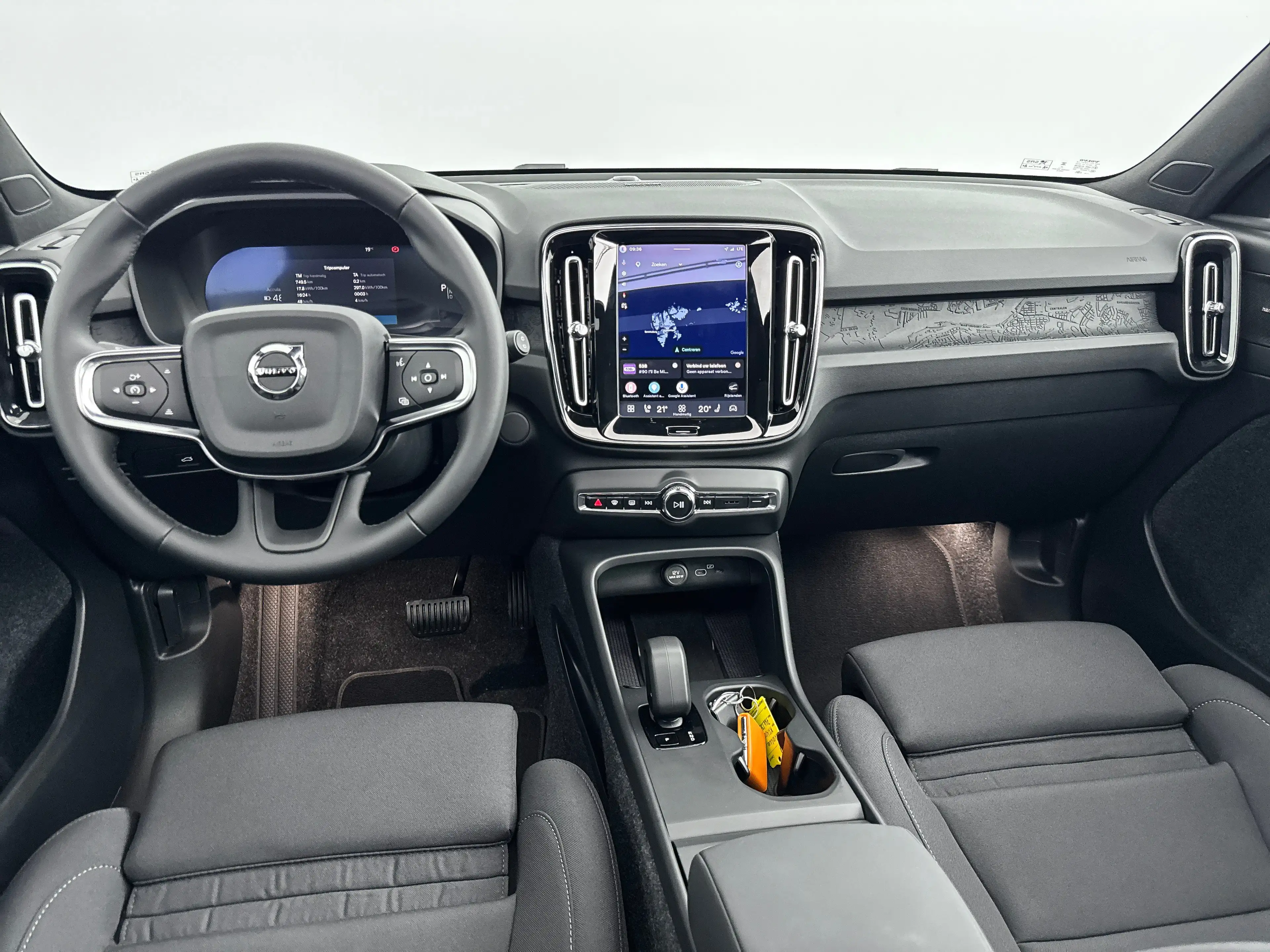 Volvo EX40 Single Motor Extended Range Plus Black Ed. 82 kWh — photo 22
