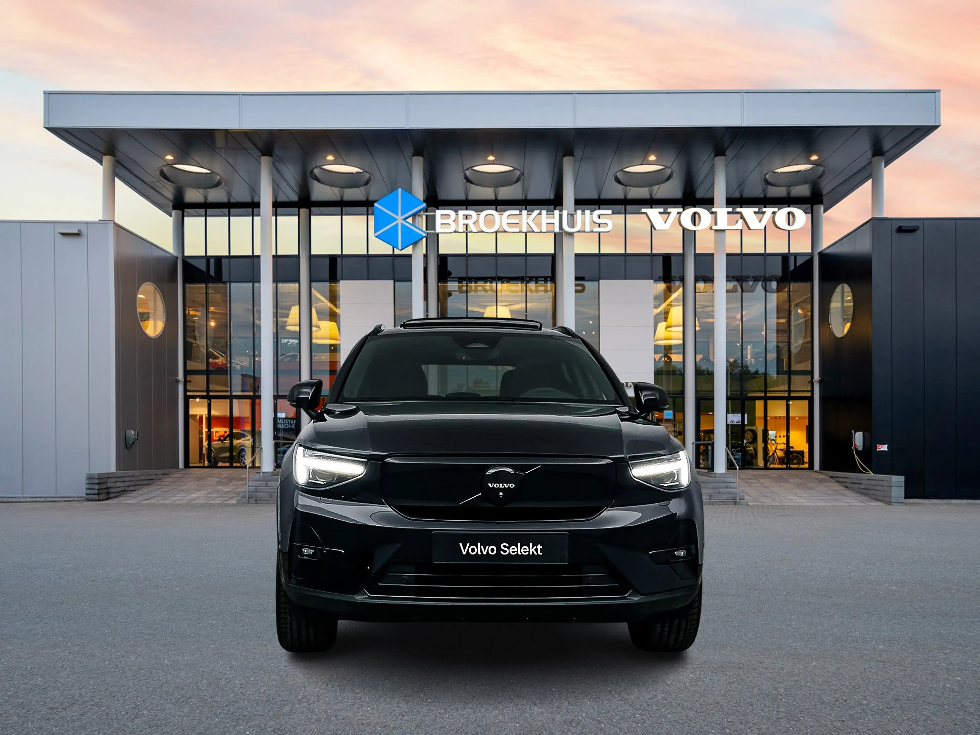Volvo EX40 Single Motor Extended Range Plus Black Ed. 82 kWh — photo 5