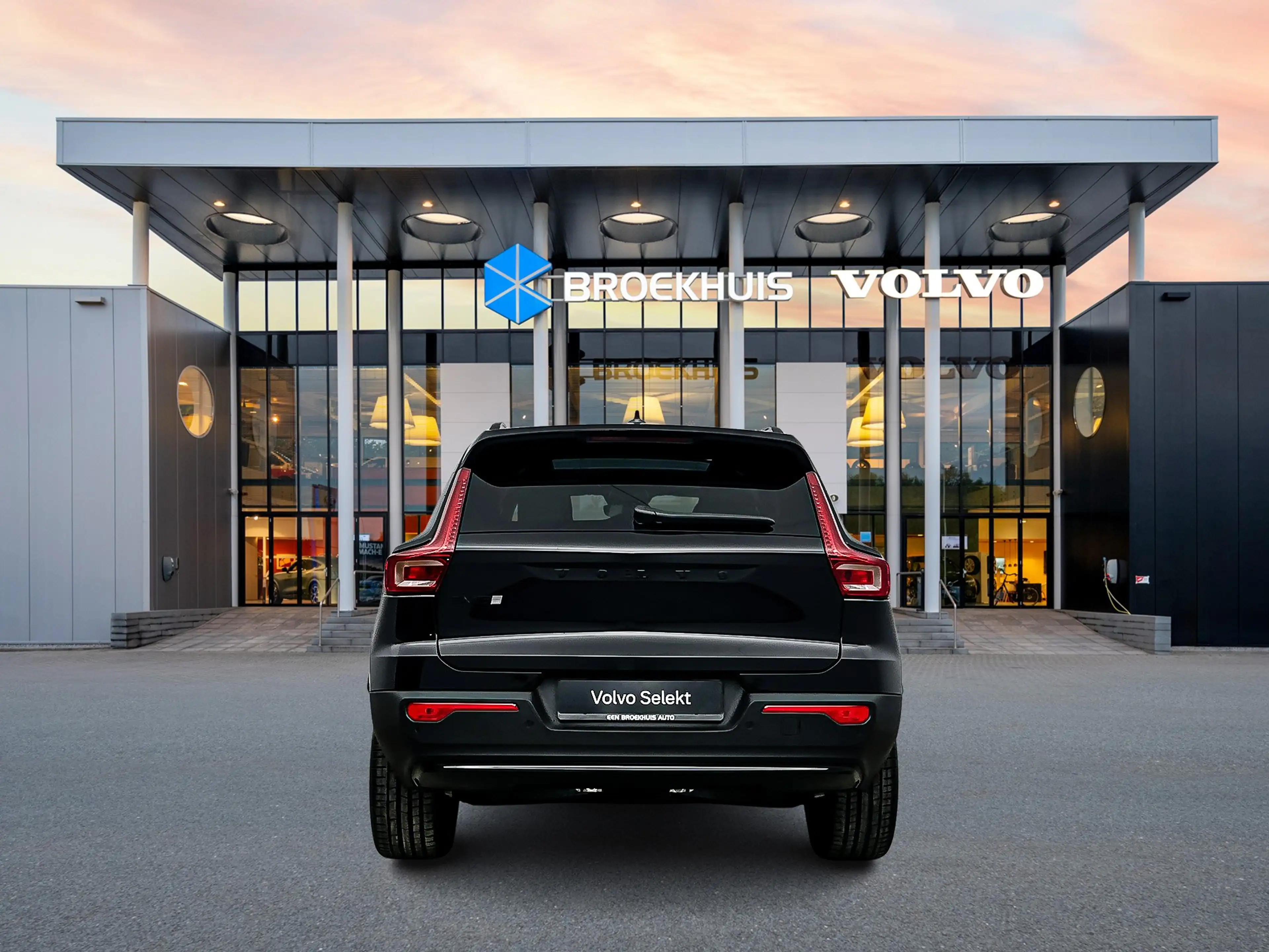 Volvo EX40 Single Motor Extended Range Plus Black Ed. 82 kWh — photo 6