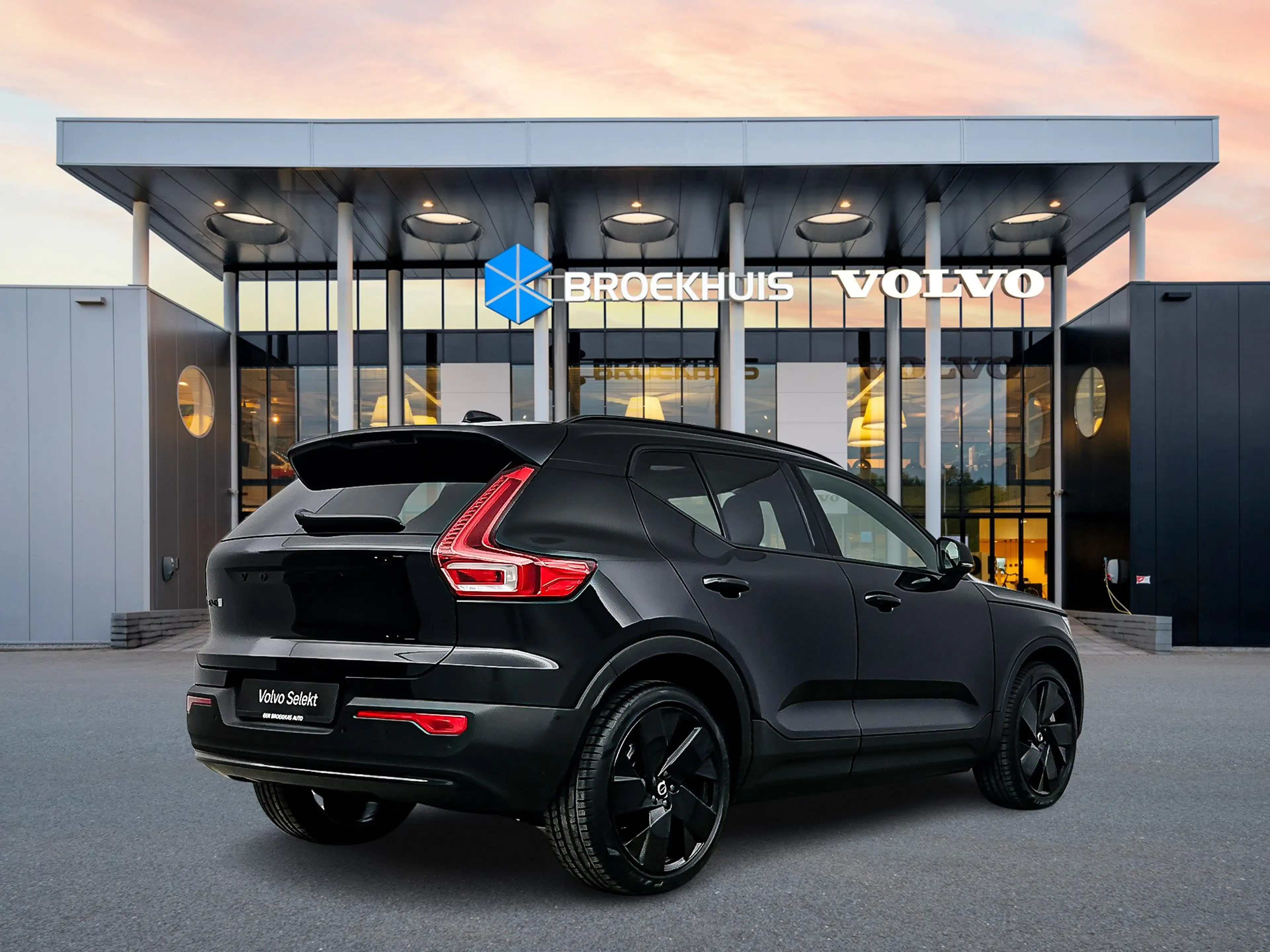 Volvo EX40 Single Motor Extended Range Plus Black Ed. 82 kWh — photo 3
