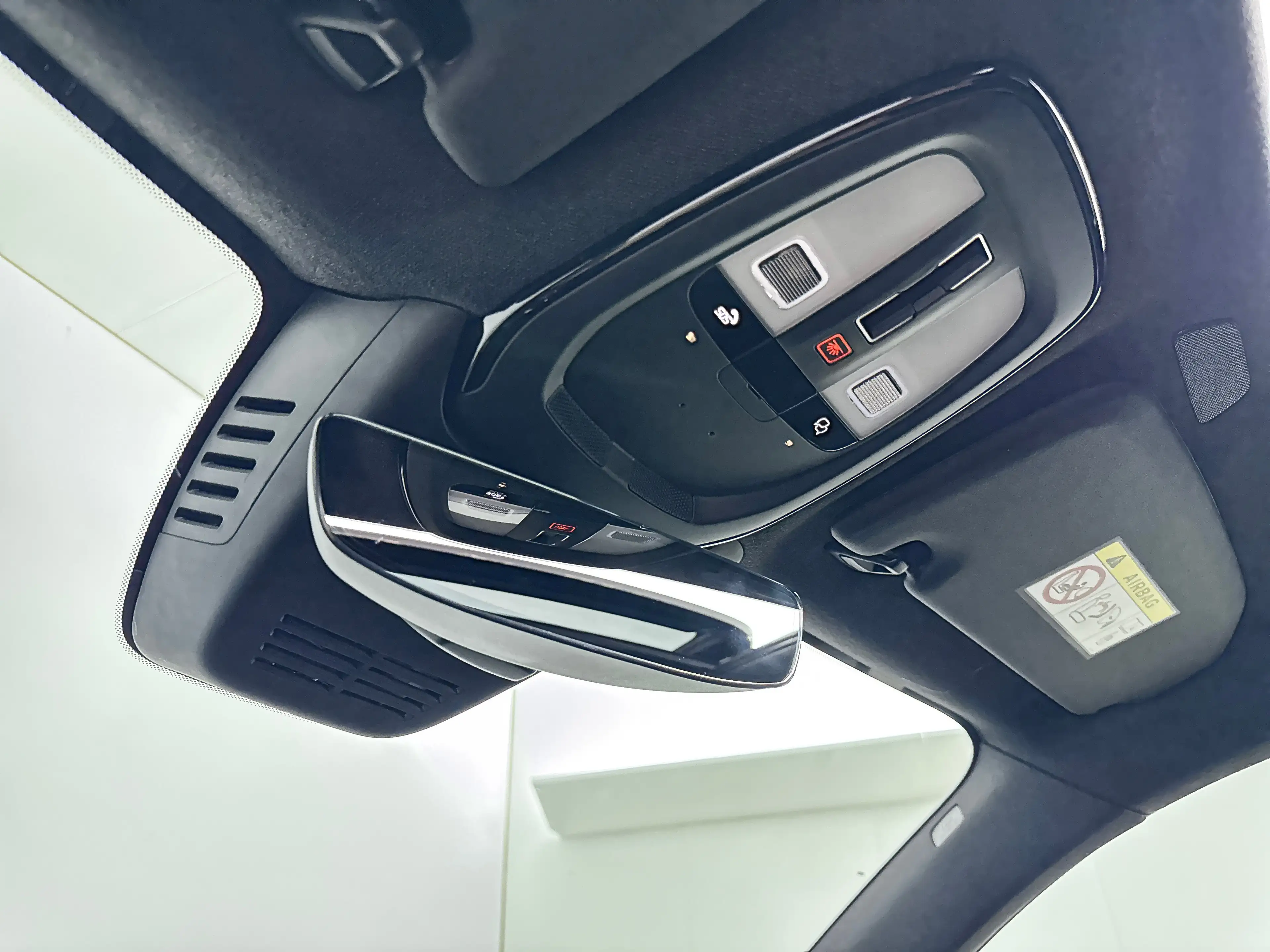 Volvo EX40 Single Motor Extended Range Plus Black Ed. 82 kWh — photo 31