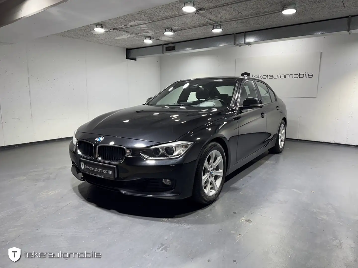 BMW 330 d *Leder*Bi-Xenon*SSD*HuD'Automatik*AHK* Schwarz - 1