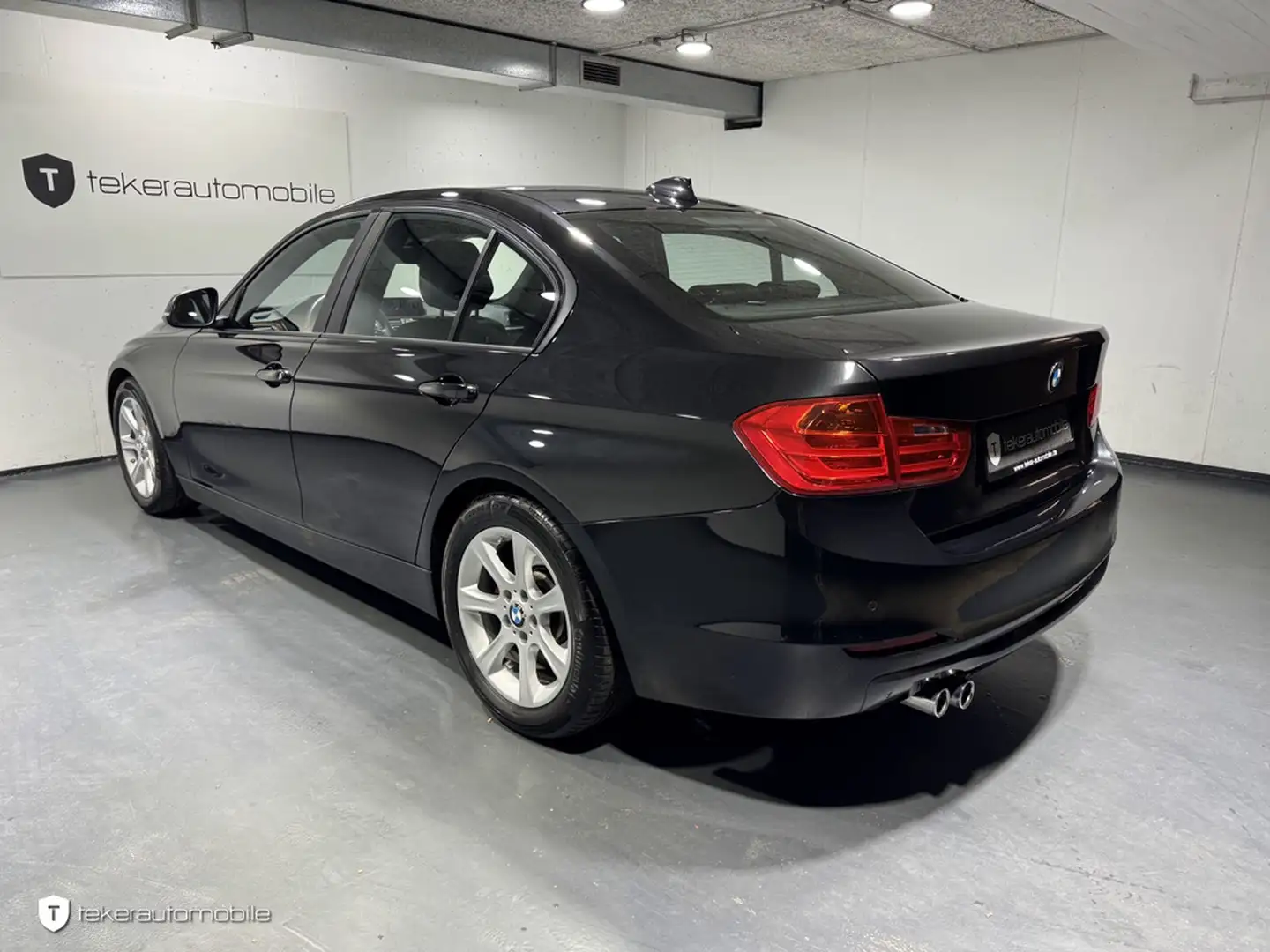 BMW 330 d *Leder*Bi-Xenon*SSD*HuD'Automatik*AHK* Schwarz - 2