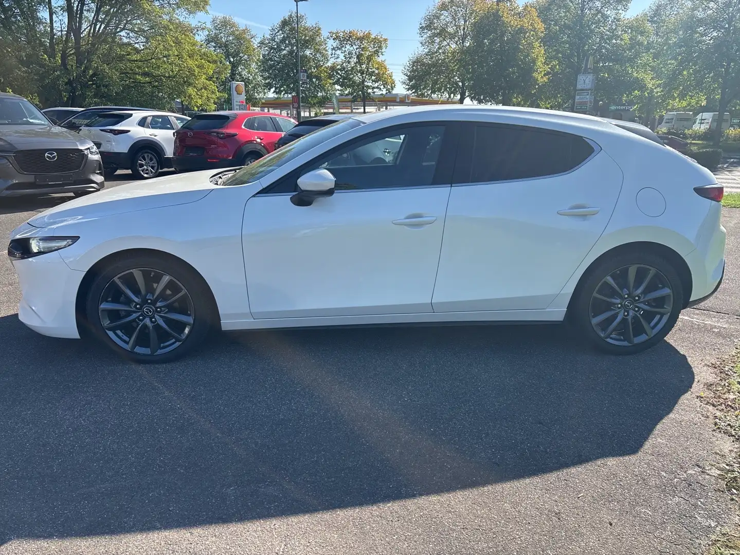 Mazda 3 5-Türer SELECTION SKYACTIV-G 2.0 M Hybrid Design-P Белый - 2