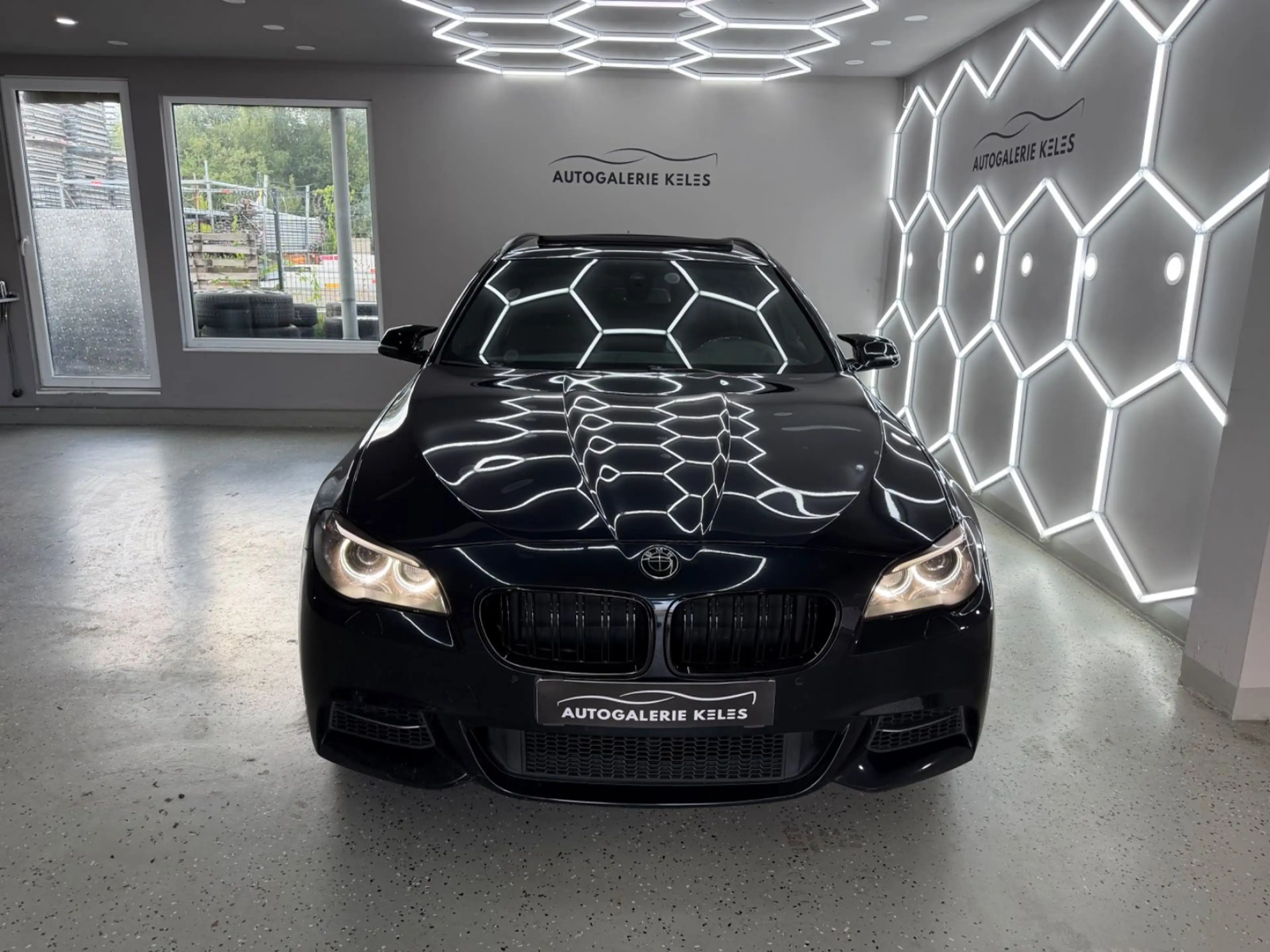BMW 550 d xDrive M-PAKET*LEDER*PANO*SITZBEL*CARBON — photo 5