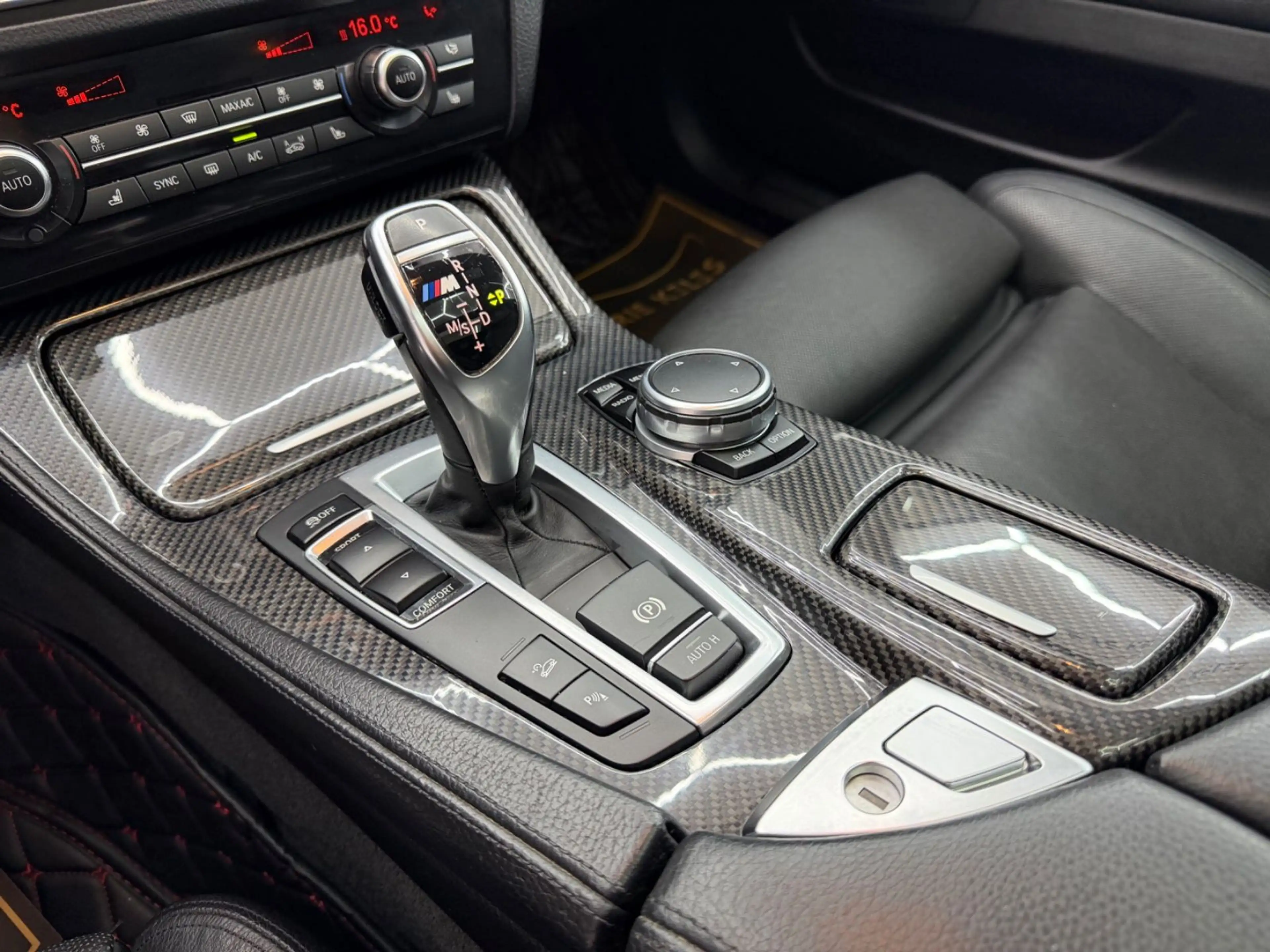 BMW 550 d xDrive M-PAKET*LEDER*PANO*SITZBEL*CARBON — photo 15