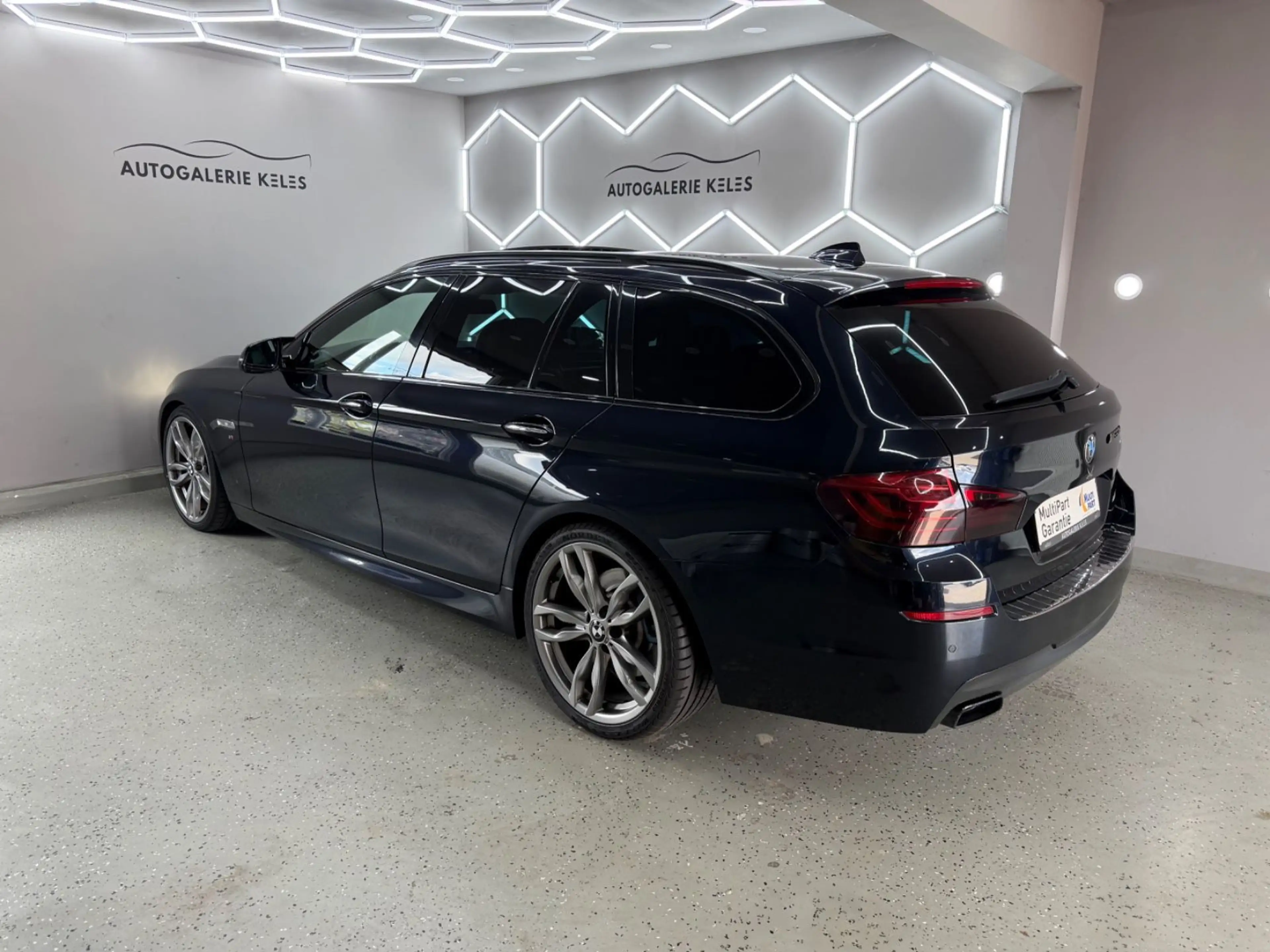 BMW 550 d xDrive M-PAKET*LEDER*PANO*SITZBEL*CARBON — photo 3