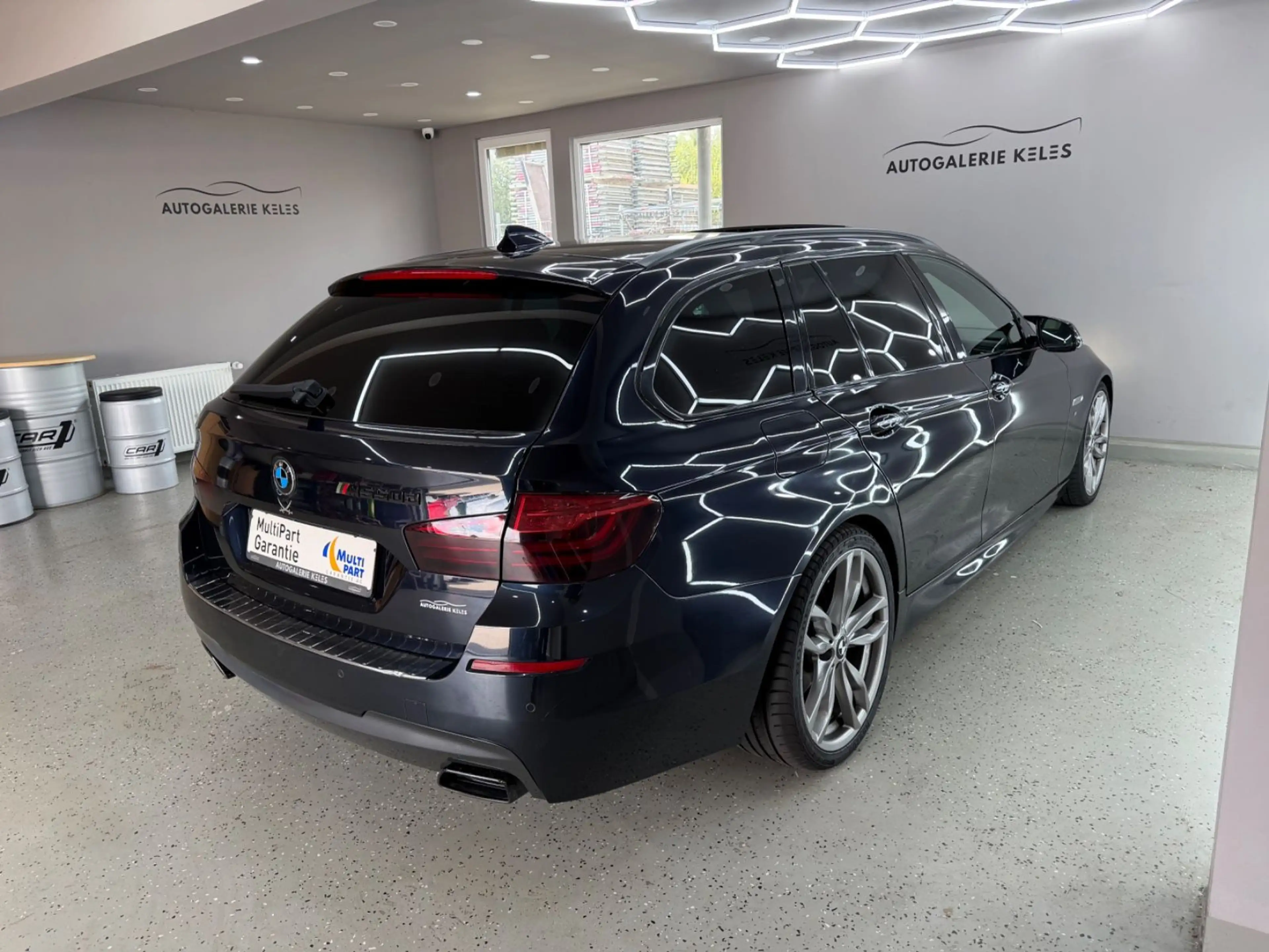 BMW 550 d xDrive M-PAKET*LEDER*PANO*SITZBEL*CARBON — photo 4