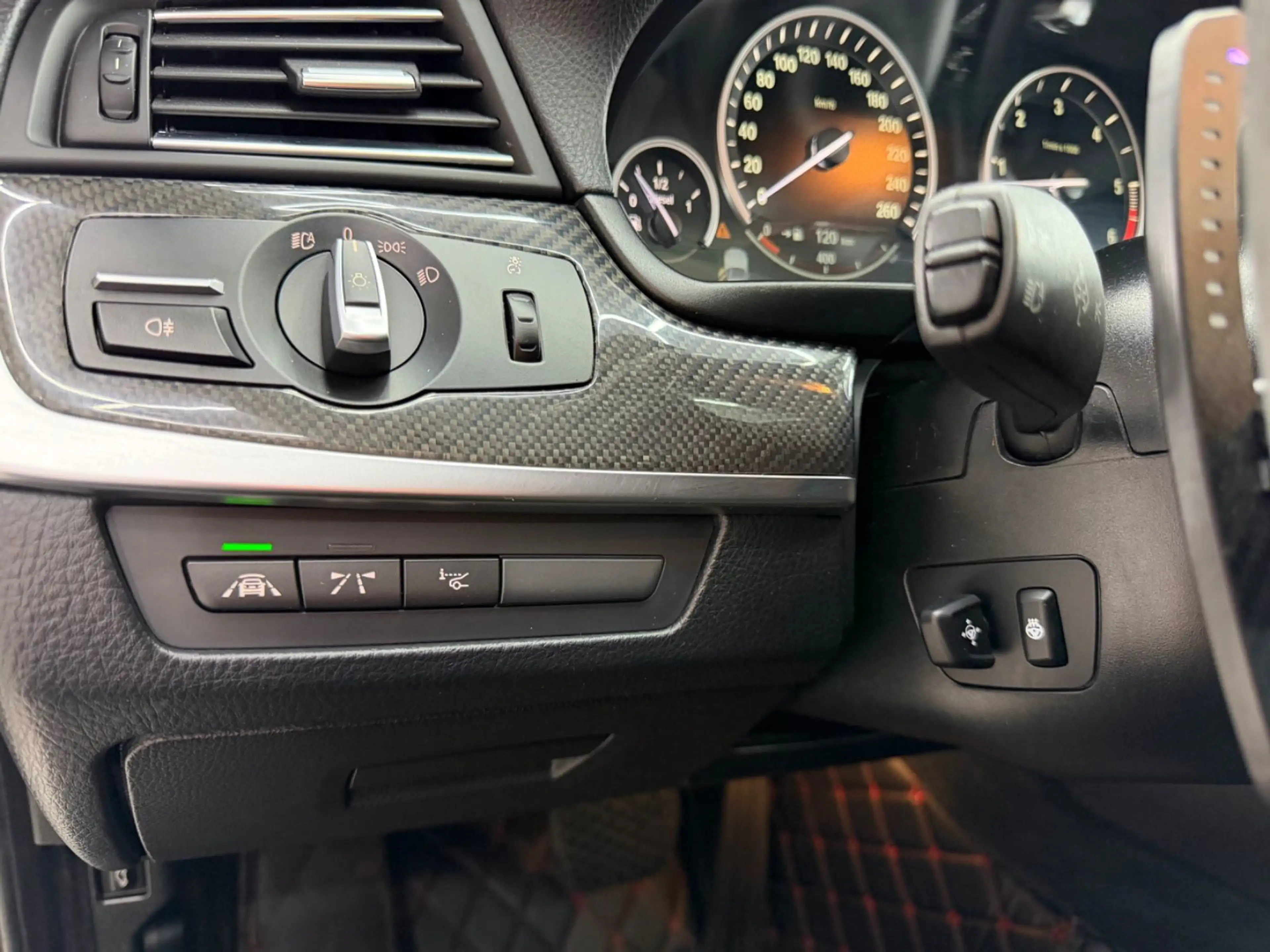 BMW 550 d xDrive M-PAKET*LEDER*PANO*SITZBEL*CARBON — photo 13