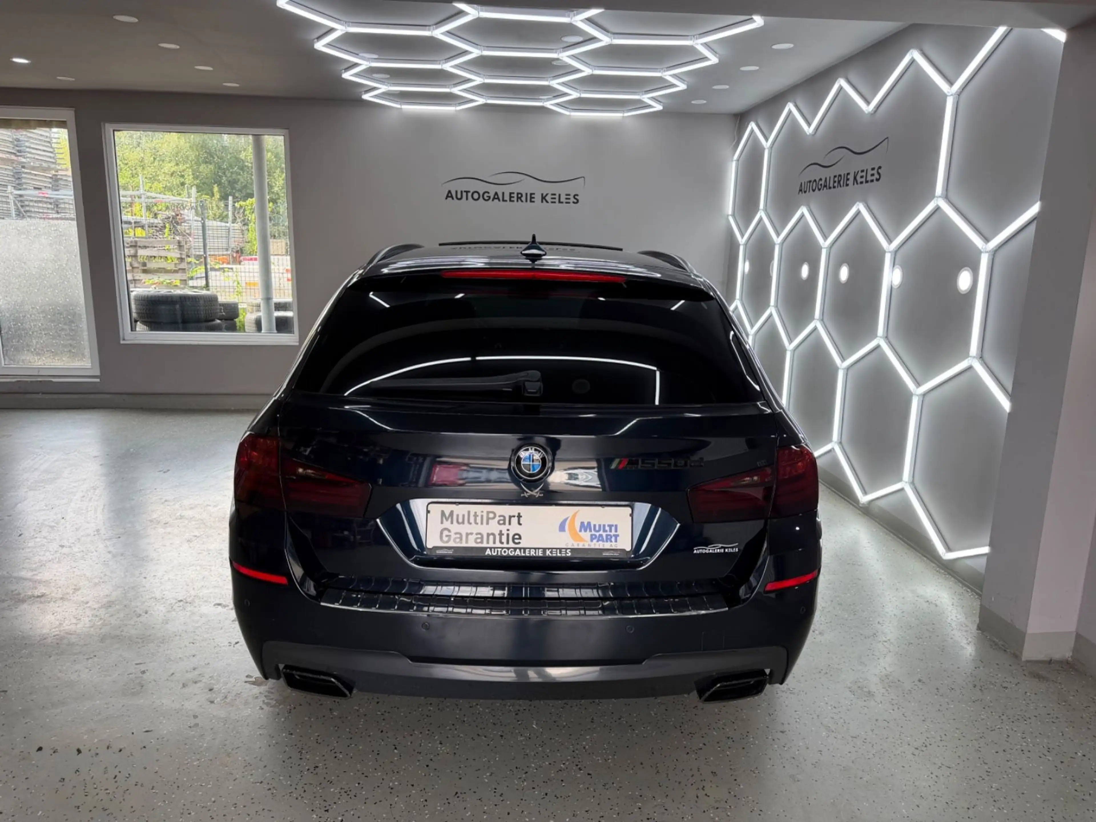 BMW 550 d xDrive M-PAKET*LEDER*PANO*SITZBEL*CARBON — photo 6