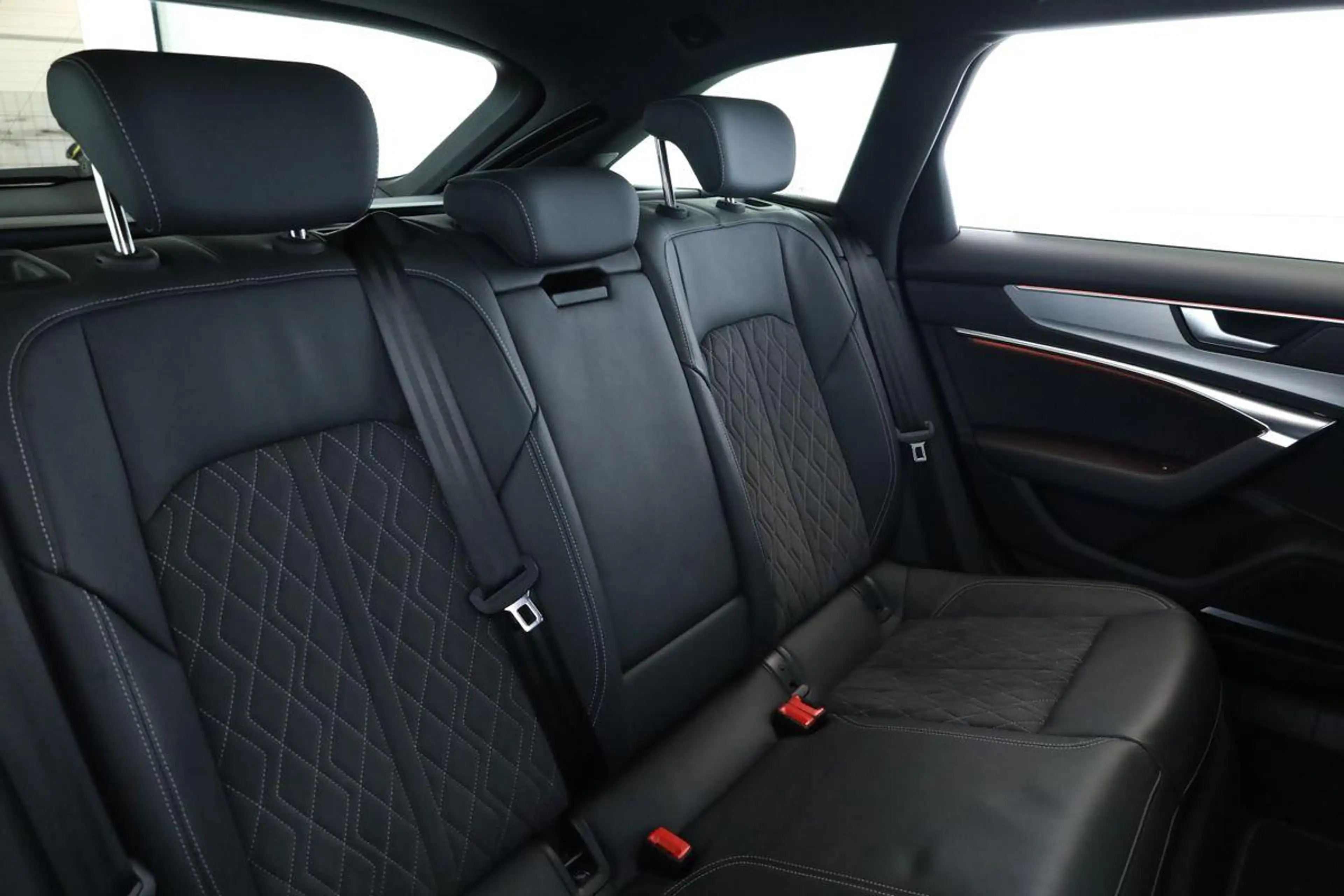 Audi S6 Avant TDI Pano Navi BangO Keyless Kam 21" AHK — photo 14