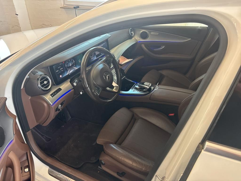 Mercedes-Benz E 220 d Combi Exclusive 2.0 CDI 143.0kW 9-G — photo 3