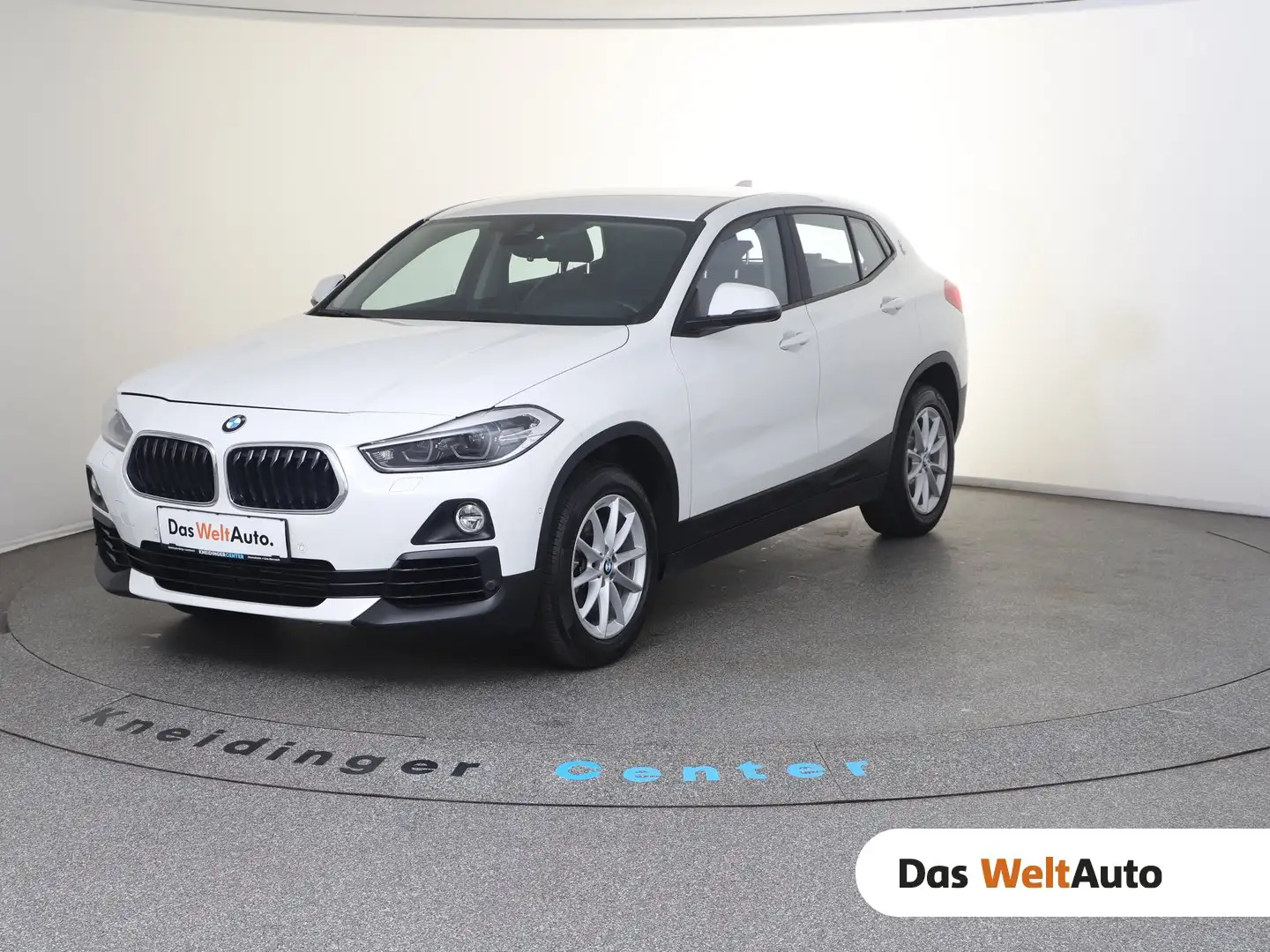 BMW X2 xDrive20i Advantage Aut. Weiß - 1