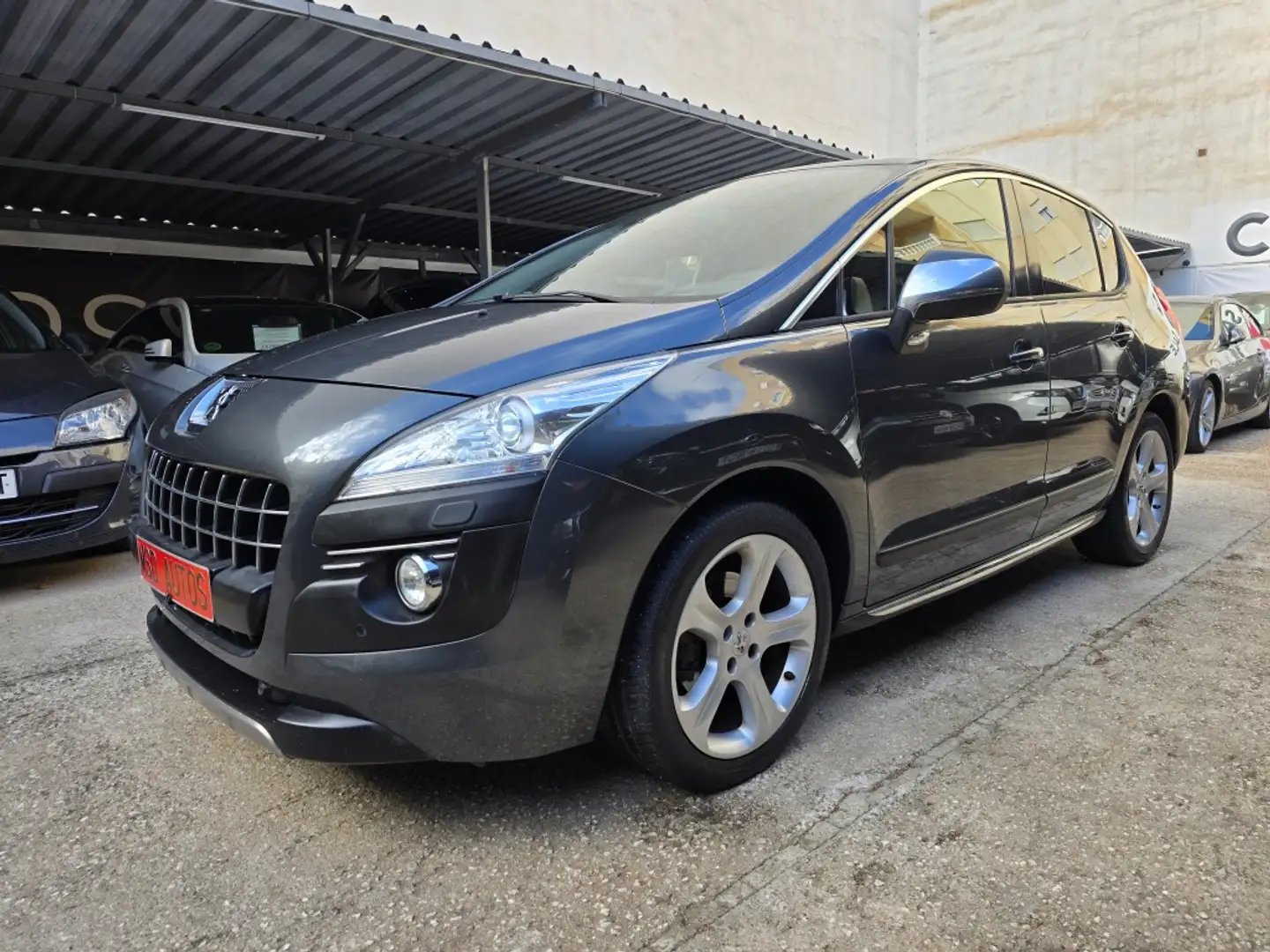 Peugeot 3008 2.0HDI FAP Allure Aut. 160 Gris - 1