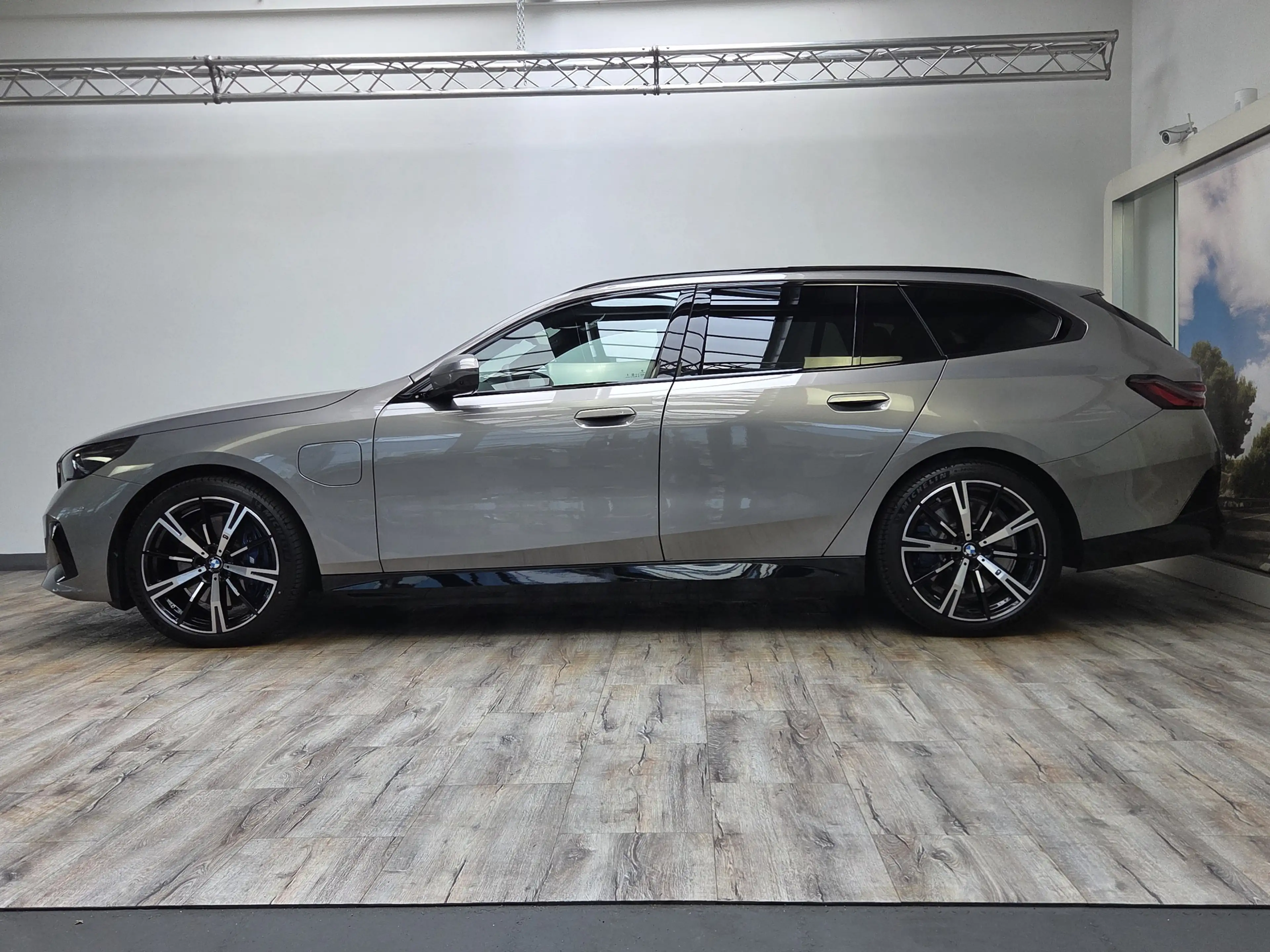 BMW 550 xDr M Sport Pro B&W 20Zoll AHK Sitzlüftung — photo 3