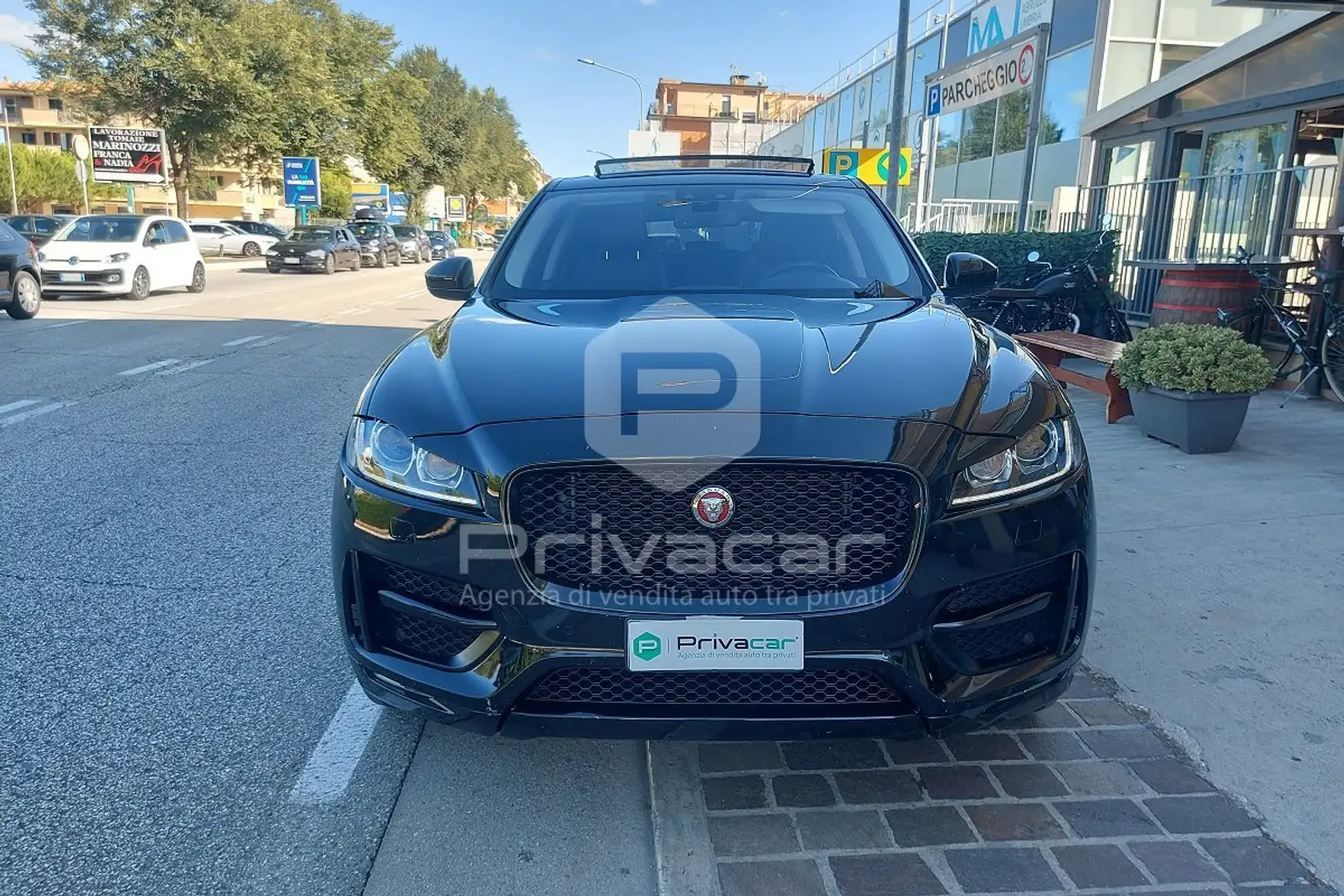 Jaguar F-Pace F-Pace 2.0 D 180 CV AWD aut. R-Sport Nero - 2