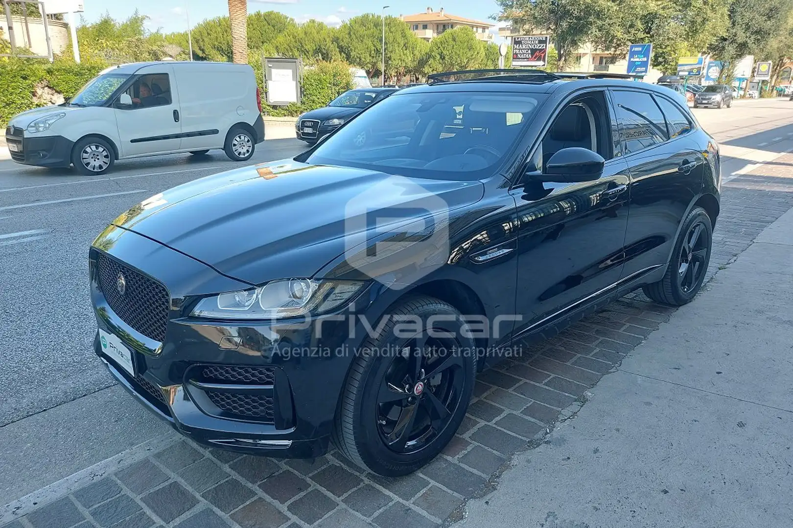 Jaguar F-Pace F-Pace 2.0 D 180 CV AWD aut. R-Sport Nero - 1