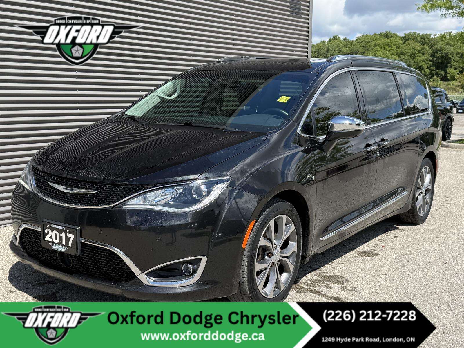 2017 Chrysler Pacifica Limited GREAT FAMILY VEHICLE, SUNROOF, LEATHER, FU