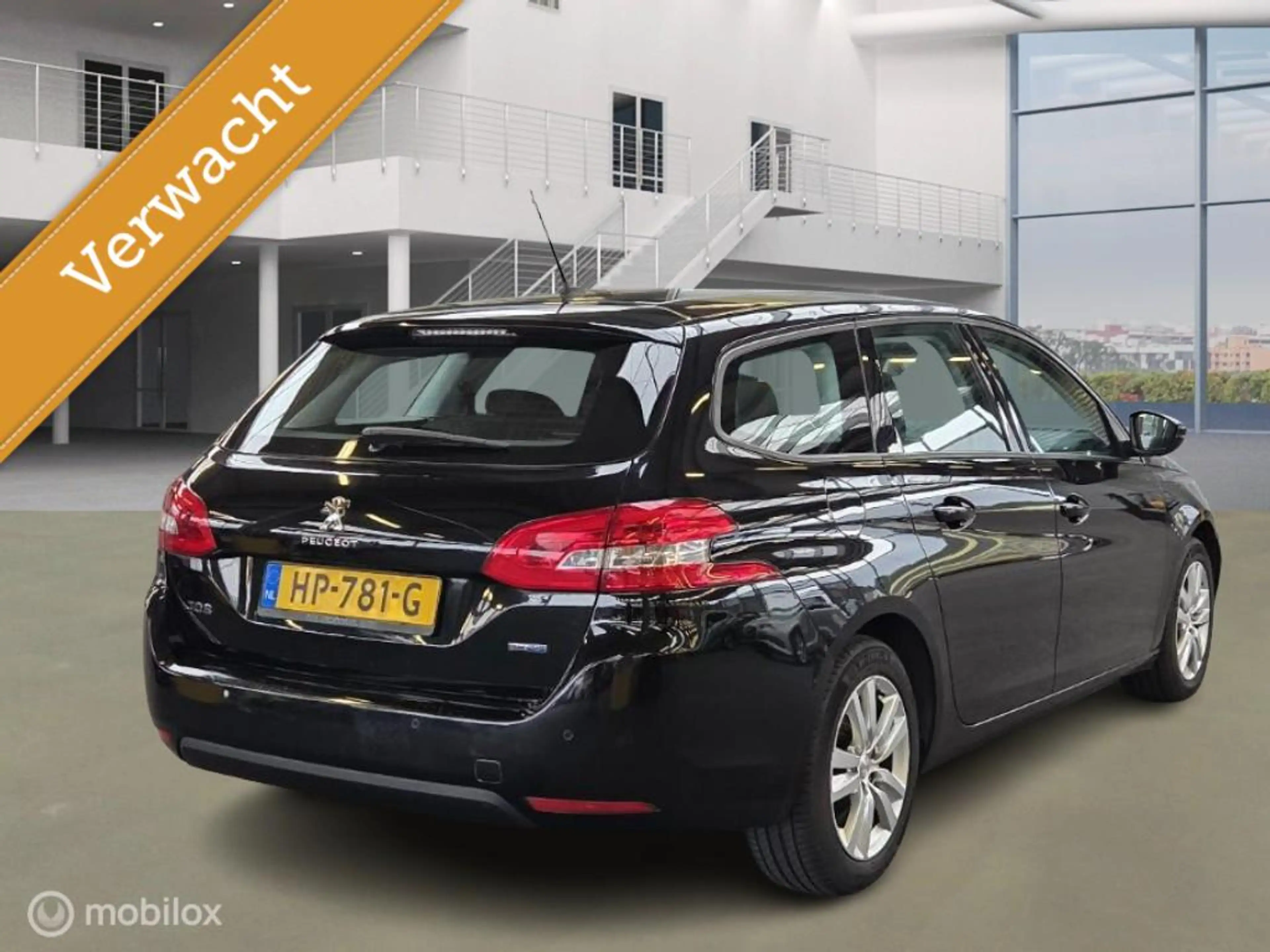Peugeot 308 SW 1.6 BlueHDI Blue Lease Executive — photo 3