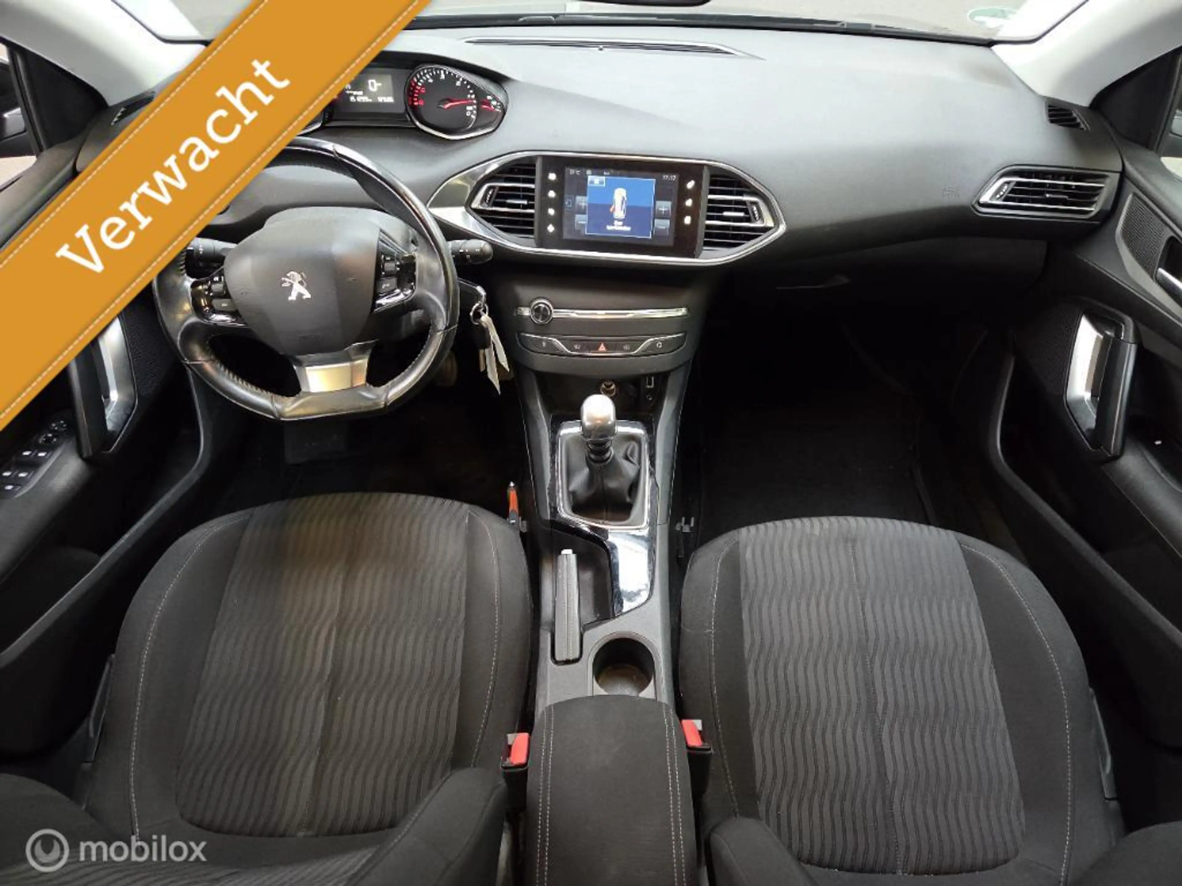 Peugeot 308 SW 1.6 BlueHDI Blue Lease Executive — photo 6