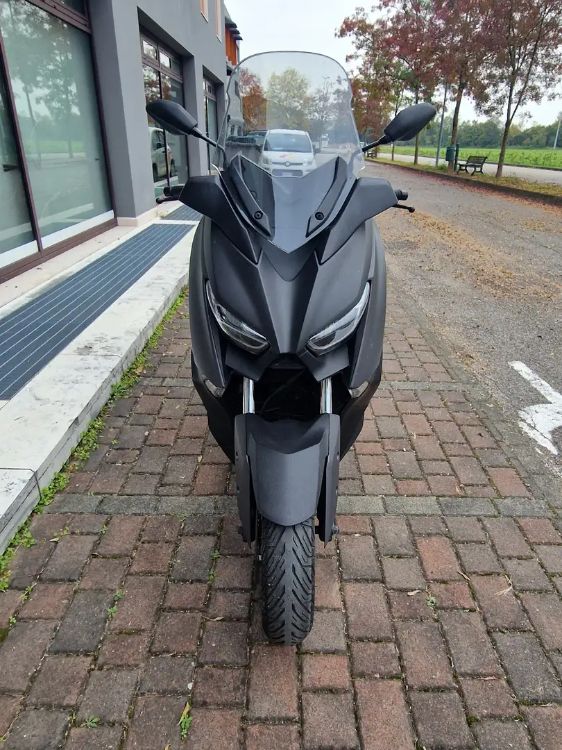 Yamaha X-Max 125 ABS Schwarz - 1