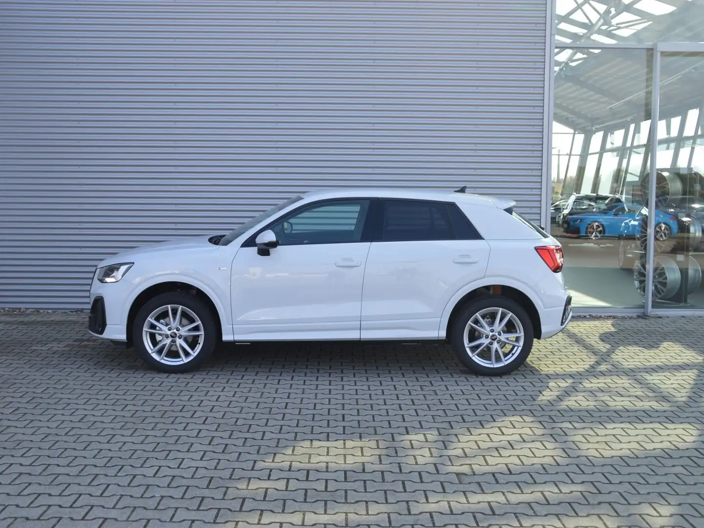 Audi Q2 35 TFSI++LED+Sportfahrwerk+OPTIKPAKET SCHWARZ Weiß - 2