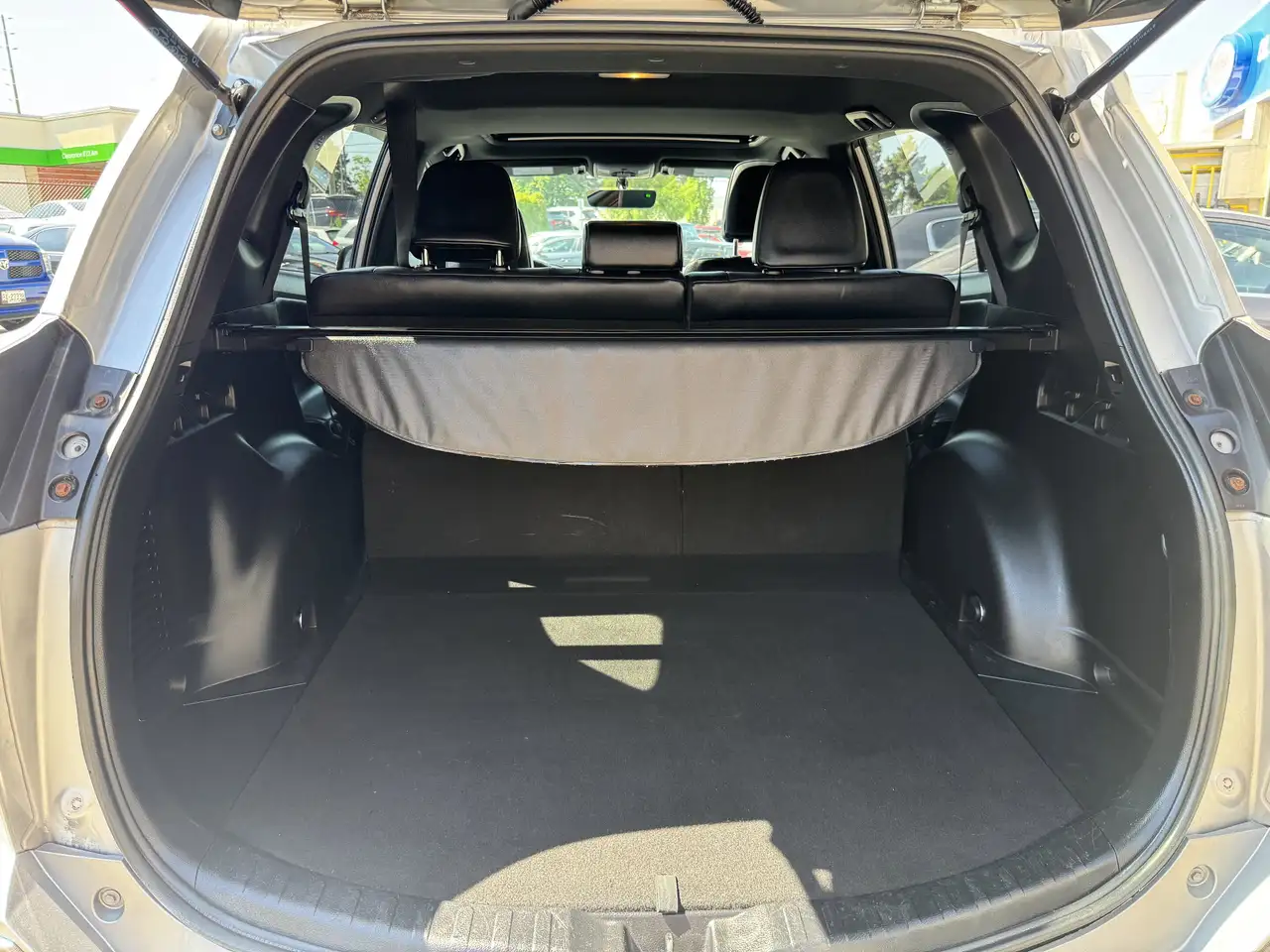 Toyota RAV 4 снимка Toyota RAV 4