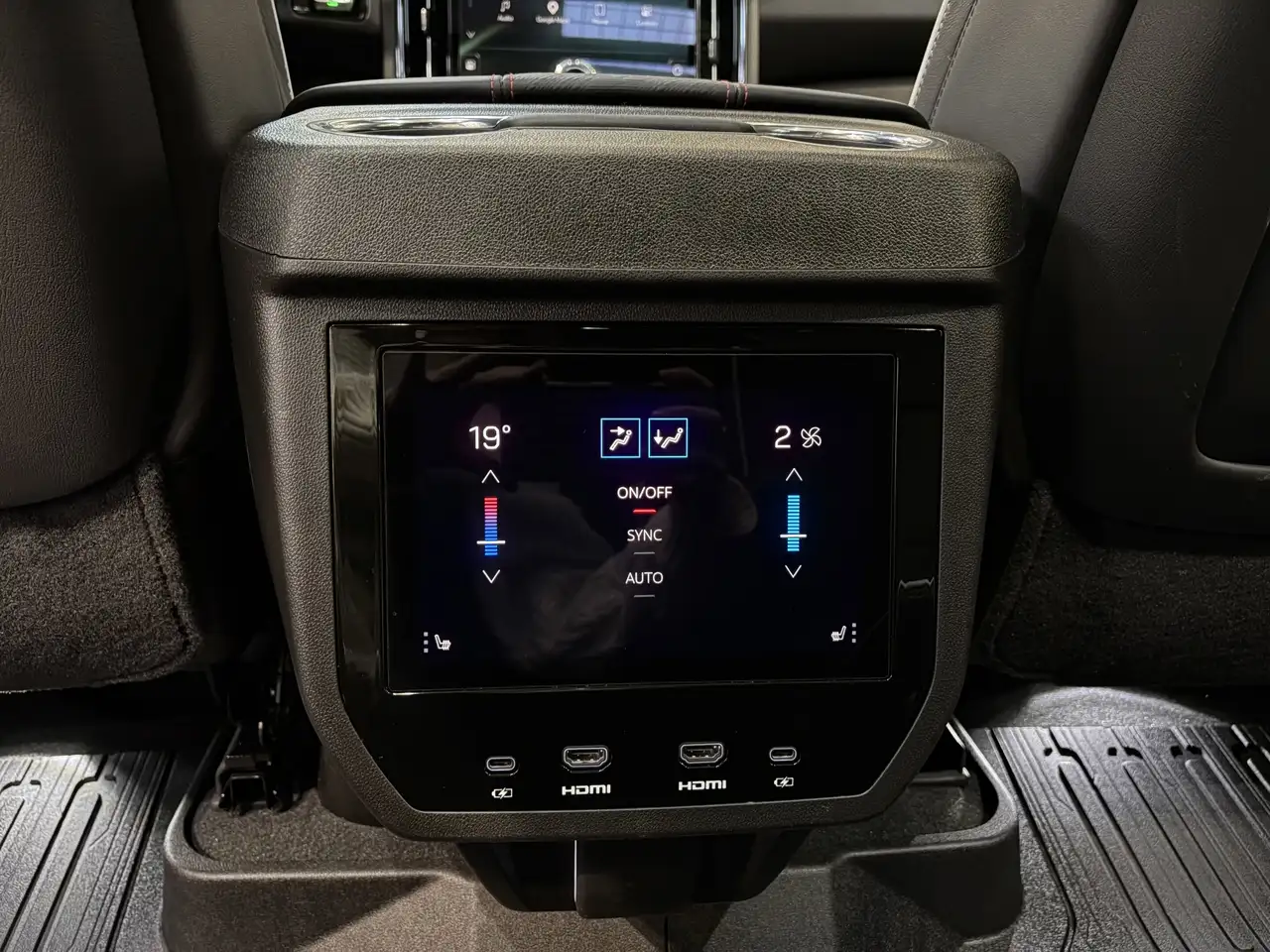 GMC Yukon снимка GMC Yukon