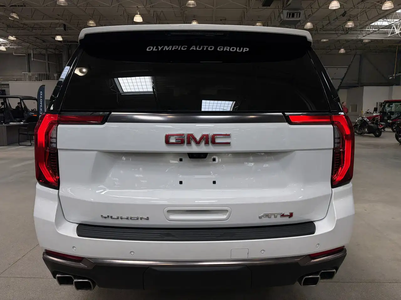 GMC Yukon снимка GMC Yukon