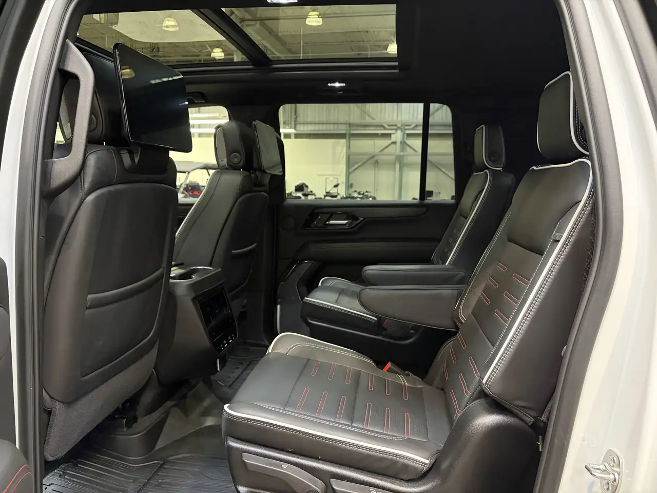 GMC Yukon снимка GMC Yukon