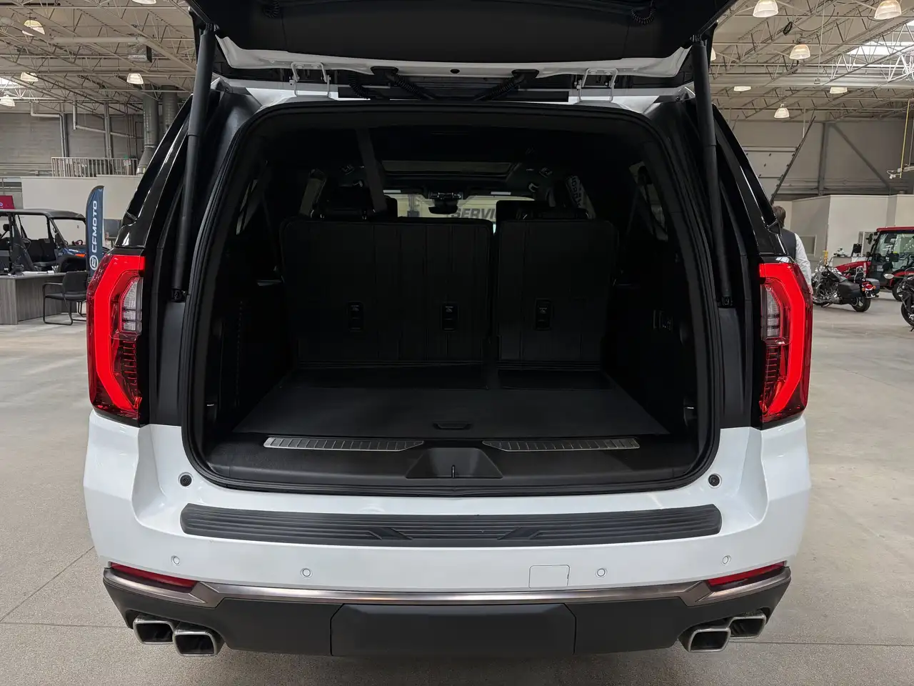GMC Yukon снимка GMC Yukon