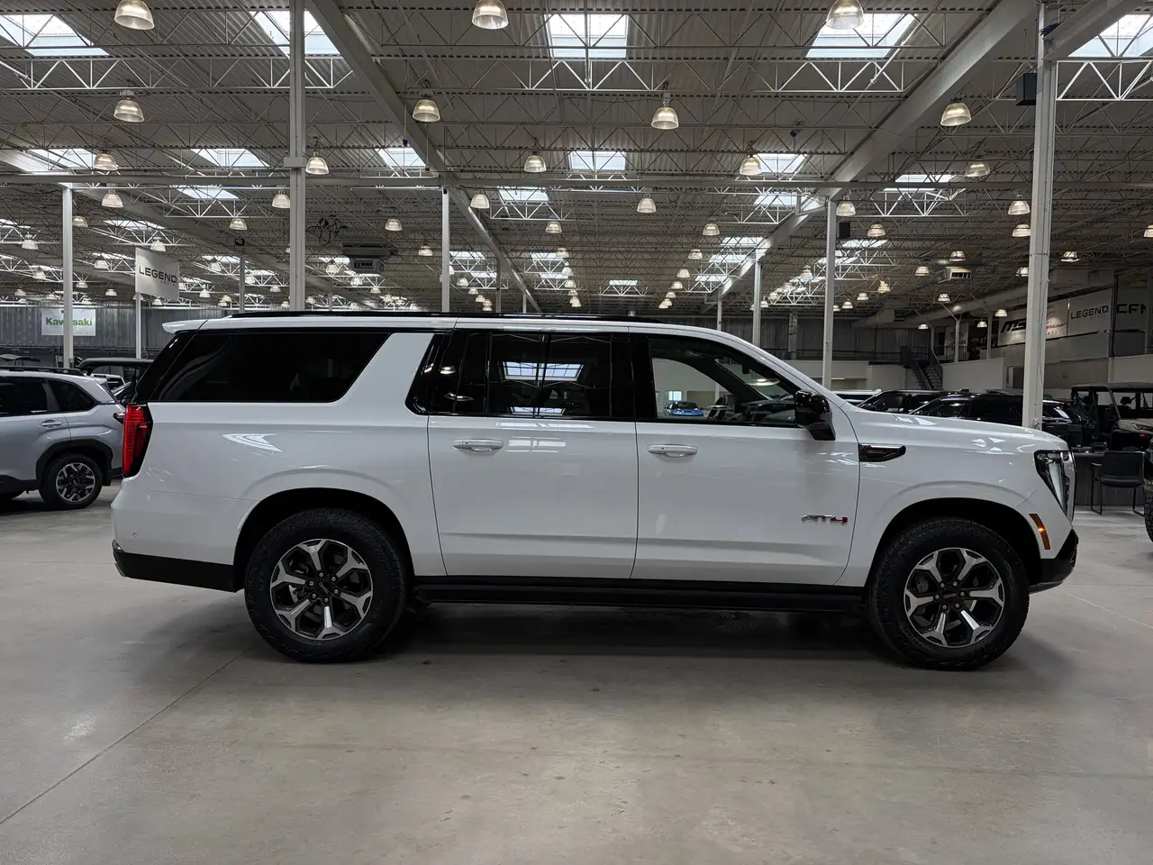 GMC Yukon снимка GMC Yukon