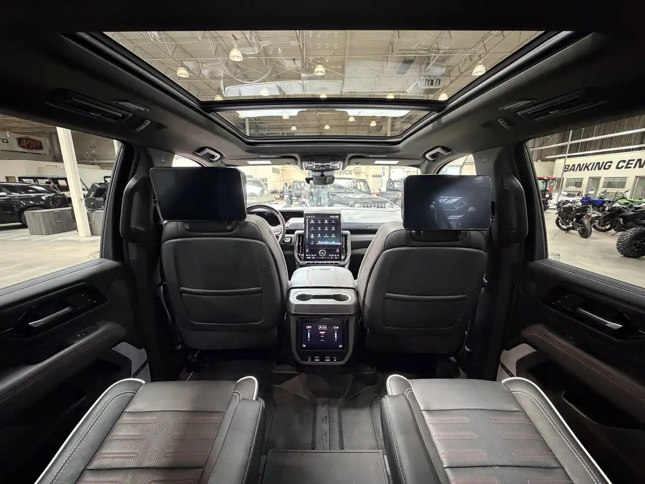 GMC Yukon снимка GMC Yukon