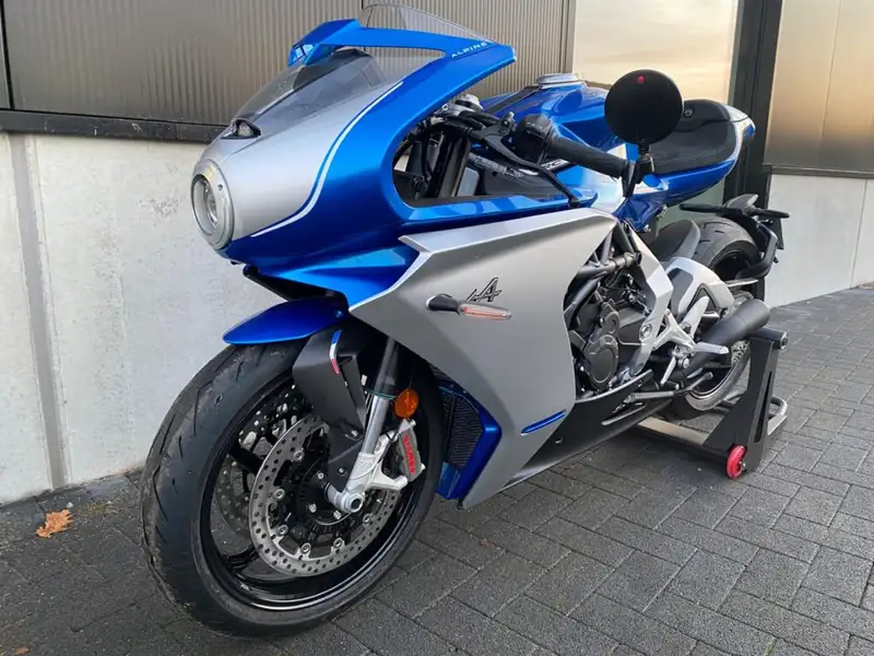 MV Agusta Superveloce 800