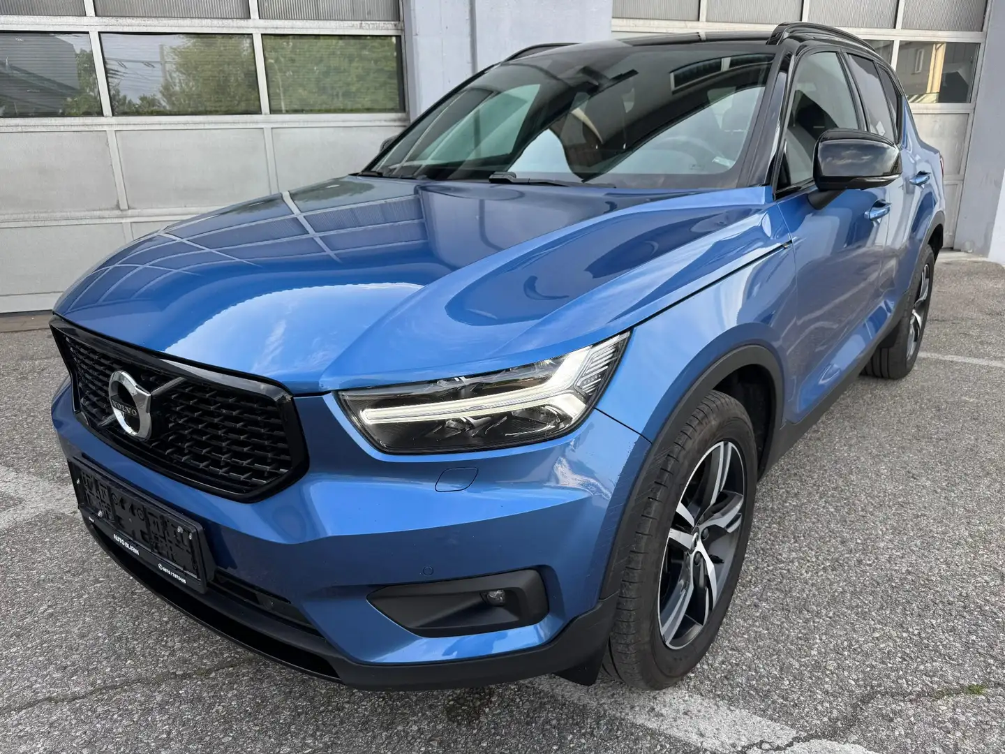 Volvo XC40 R Design AWD-190ps-Aut/360*Kamera Blau - 2